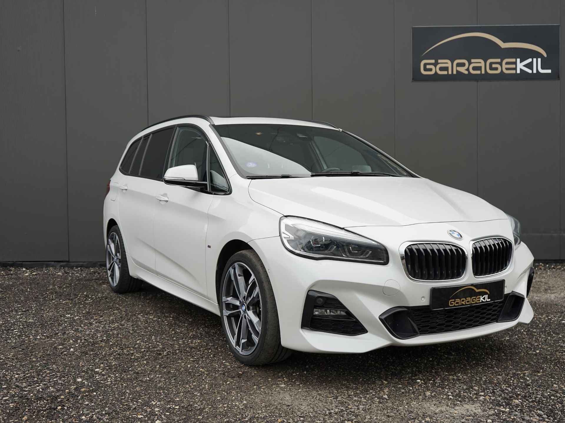 BMW 2-serie Gran Tourer 218i 7p. High Executive Launch Edition BTW / M-Sport pakket /1ste eig. / Orig.NL / NAP / Panoramadak / 7-persoons / Parelmoer/ Head-Up / Navi Prof - 4/32