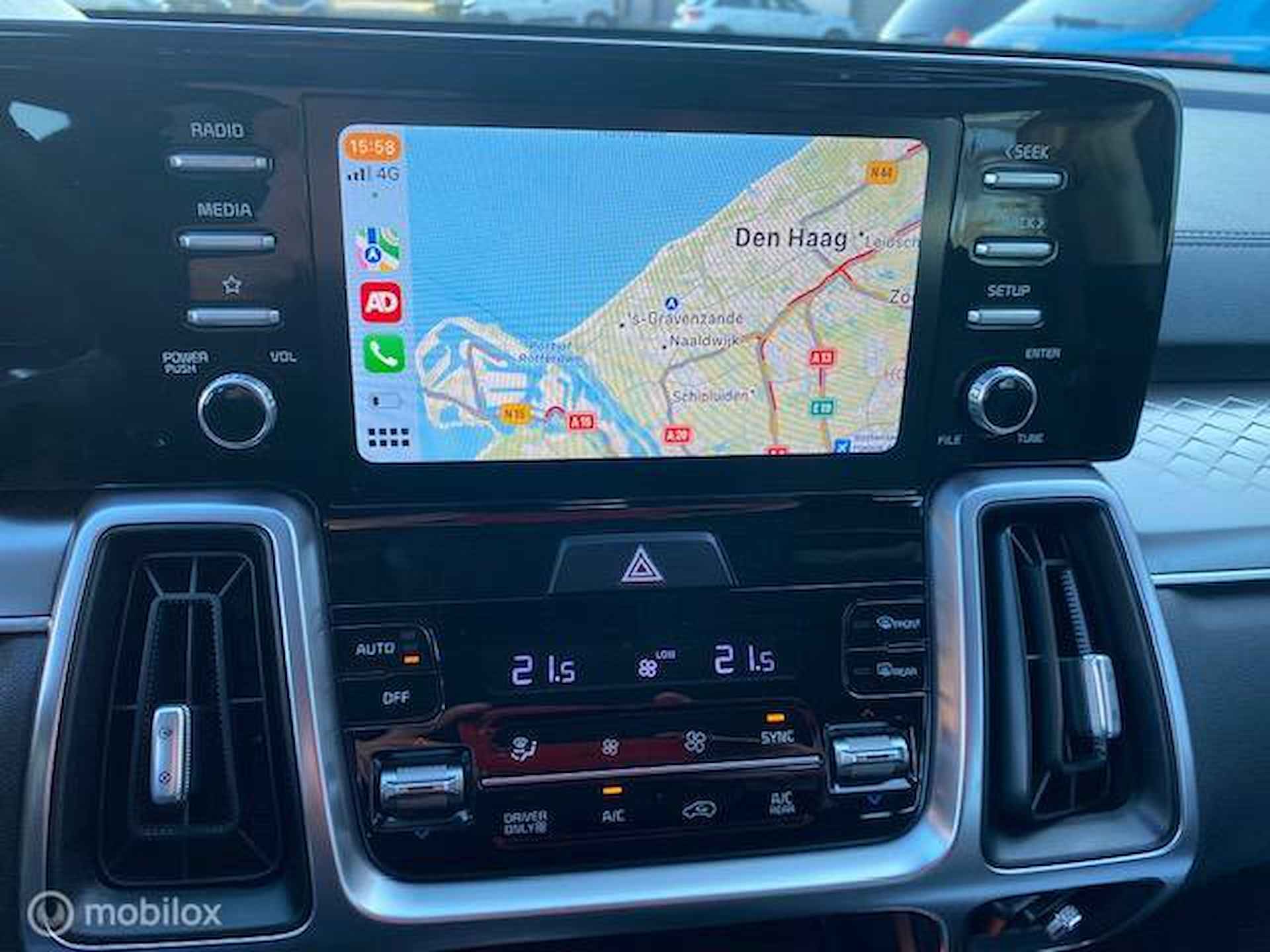 Sorento 1.6T 267pk PHEV Hybrid 7 Pers. 4WD Automaat Edition , 55 km volledig elektrisch rijden hierna hybride aandrijving. Trekhaak , Navi , Apple Carplay - Android Auto , Parkeerhulp Voor& Achter . Stoel & Stuur verwarming , 7 jaar fabrieksgarantie - 25/31