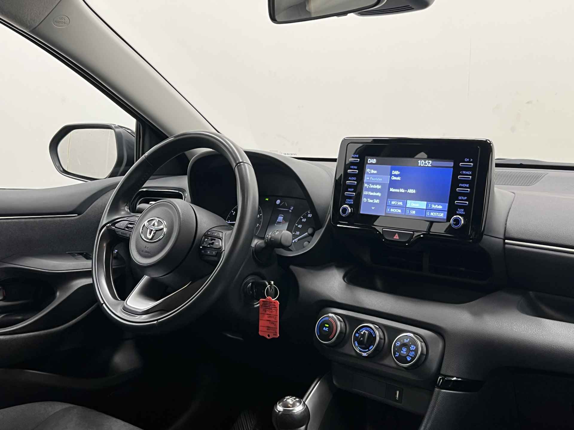 Toyota Yaris 1.5 VVT-i Active | CARPLAY | CAMERA | ADAP. CRUISE CONTROL | - 29/38