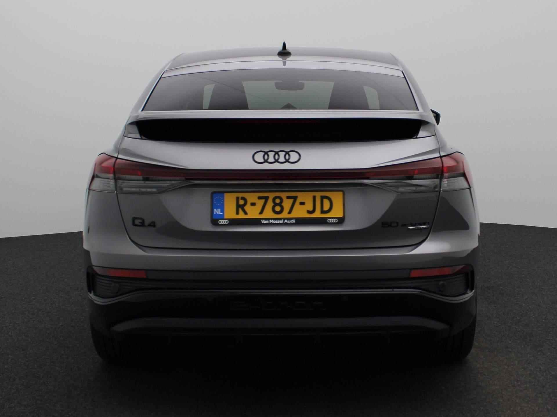 Audi Q4 Sportback e-tron 50 quattro S Competition 77 kWh 299 PK | S-line | Navigatie | Camera | Sportstoelen | Stoelverwarming | SONOS Premium | Lichtmetalen velgen | Optiek zwart plus | Leder | Augmented reality Head-up | - 5/60