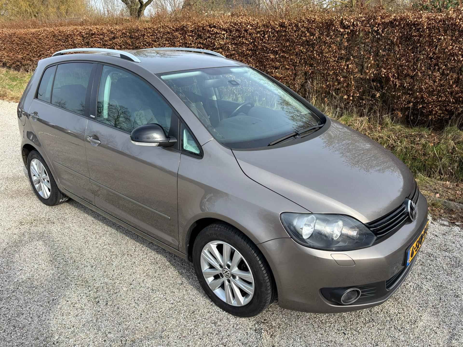 Volkswagen Golf Plus 1.6 TDI Highline BlueMotion - 3/45