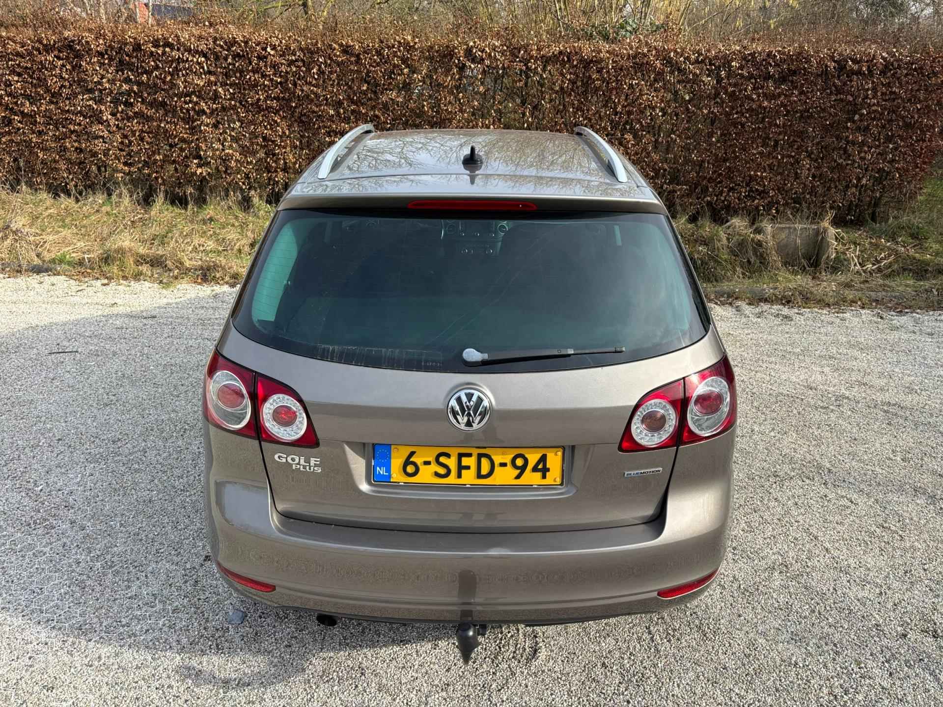 Volkswagen Golf Plus 1.6 TDI Highline BlueMotion - 8/45