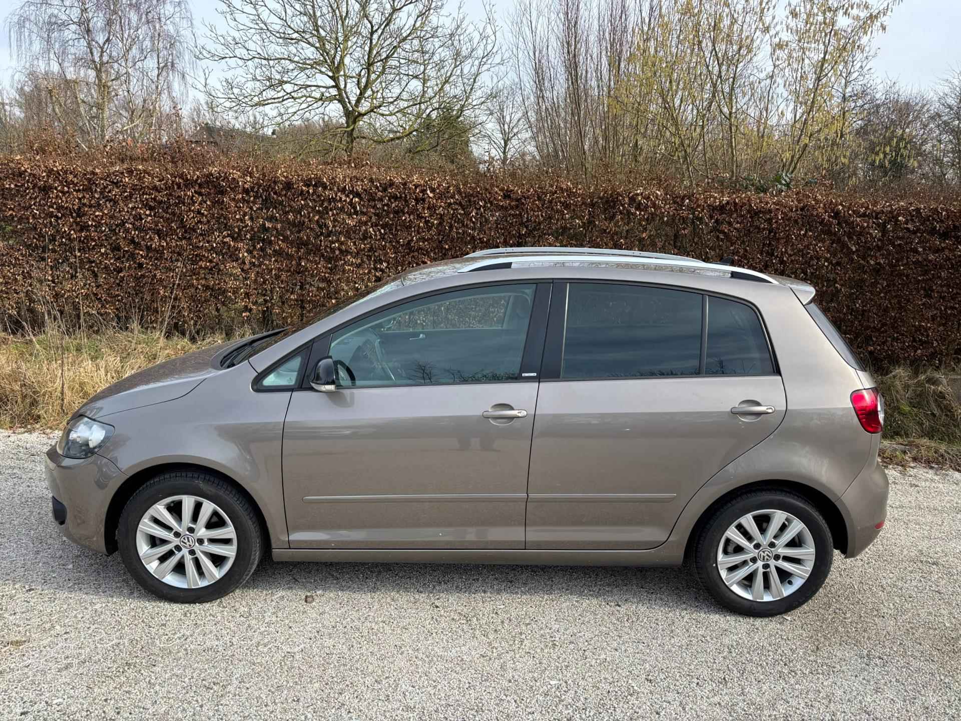 Volkswagen Golf Plus 1.6 TDI Highline BlueMotion - 43/45