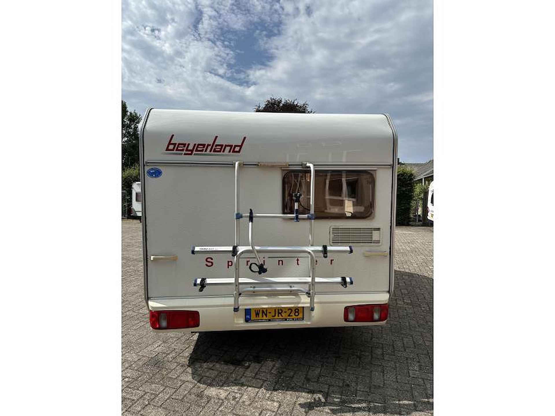 Beyerland Sprinter Lite 390 FB lichtgewicht en vast bed - 7/25