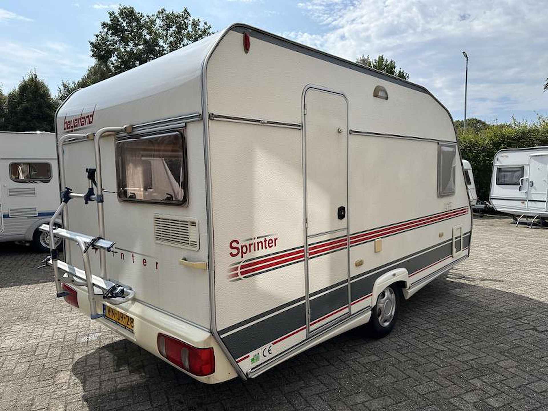 Beyerland Sprinter Lite 390 FB lichtgewicht en vast bed - 8/25