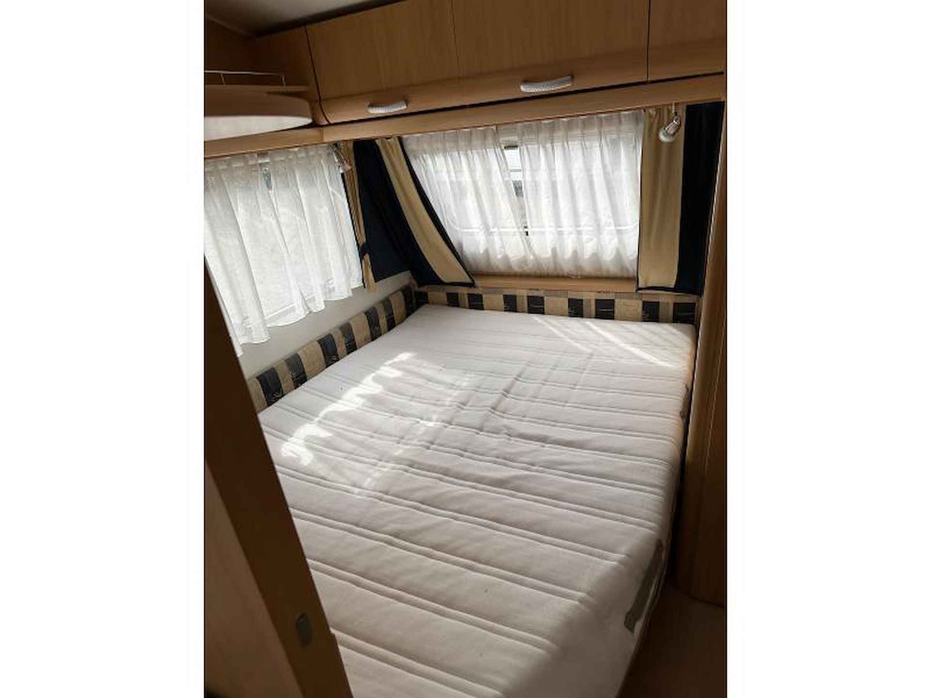 Beyerland Sprinter Lite 390 FB lichtgewicht en vast bed - 17/25