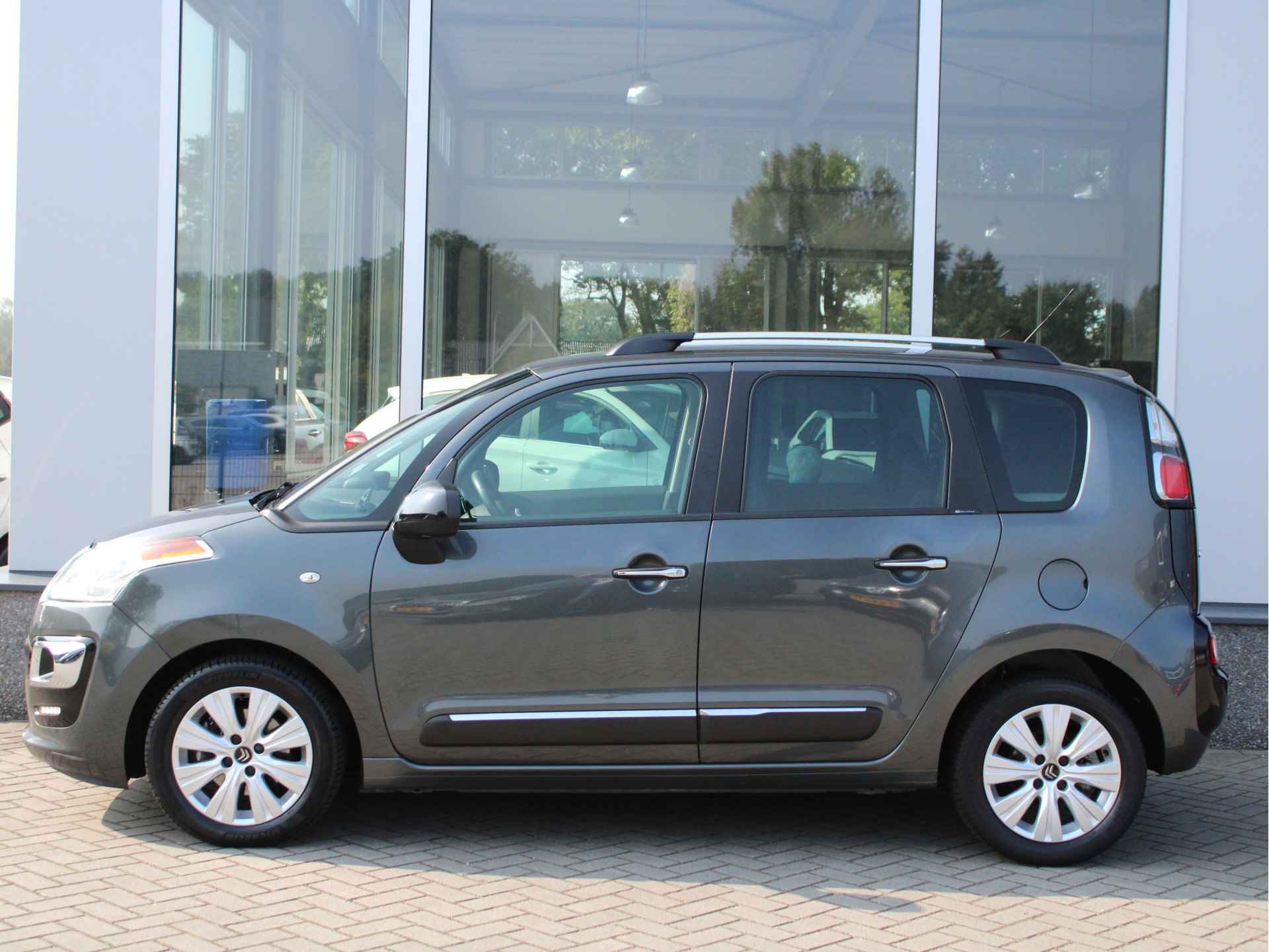 Citroën C3 Picasso 1.2 PureTech Exclusive Trekhaak, Cruise en Climate Control, Parkeersensoren Achter, Bluetooth - 14/32