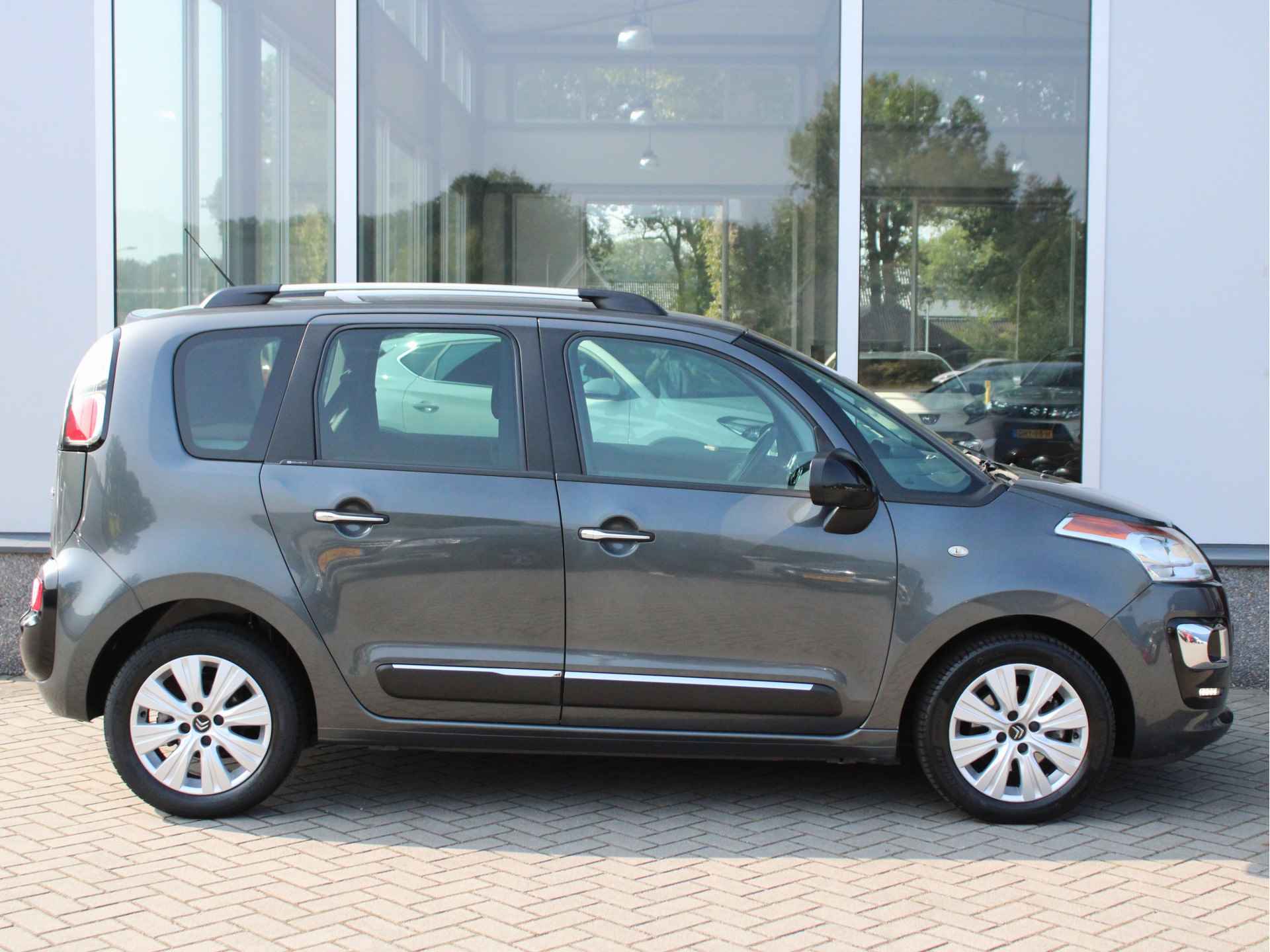 Citroën C3 Picasso 1.2 PureTech Exclusive Trekhaak, Cruise en Climate Control, Parkeersensoren Achter, Bluetooth - 15/32