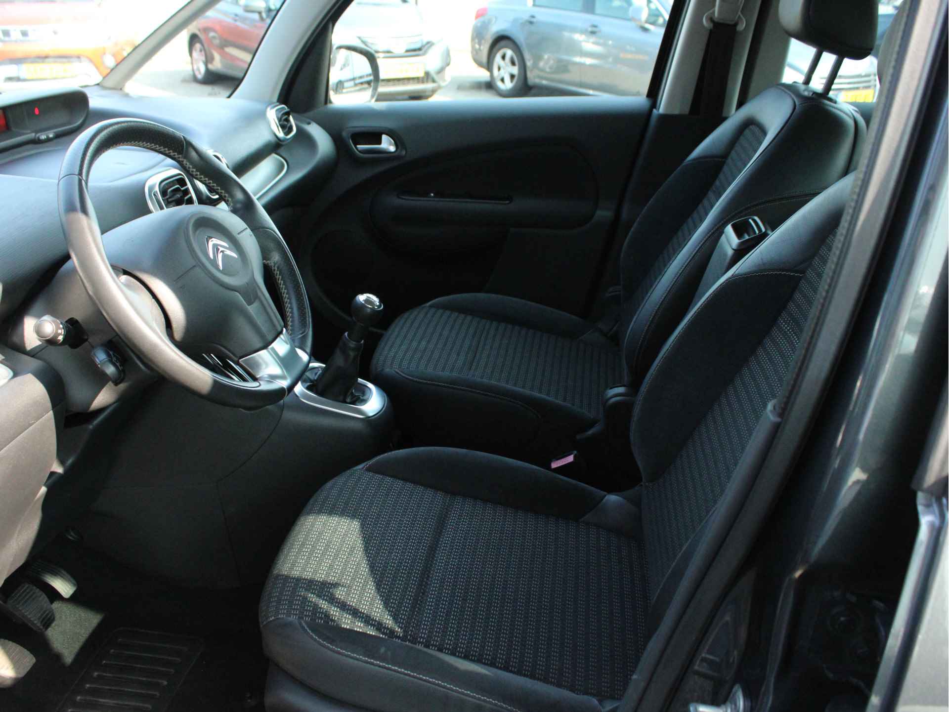 Citroën C3 Picasso 1.2 PureTech Exclusive Trekhaak, Cruise en Climate Control, Parkeersensoren Achter, Bluetooth - 29/32