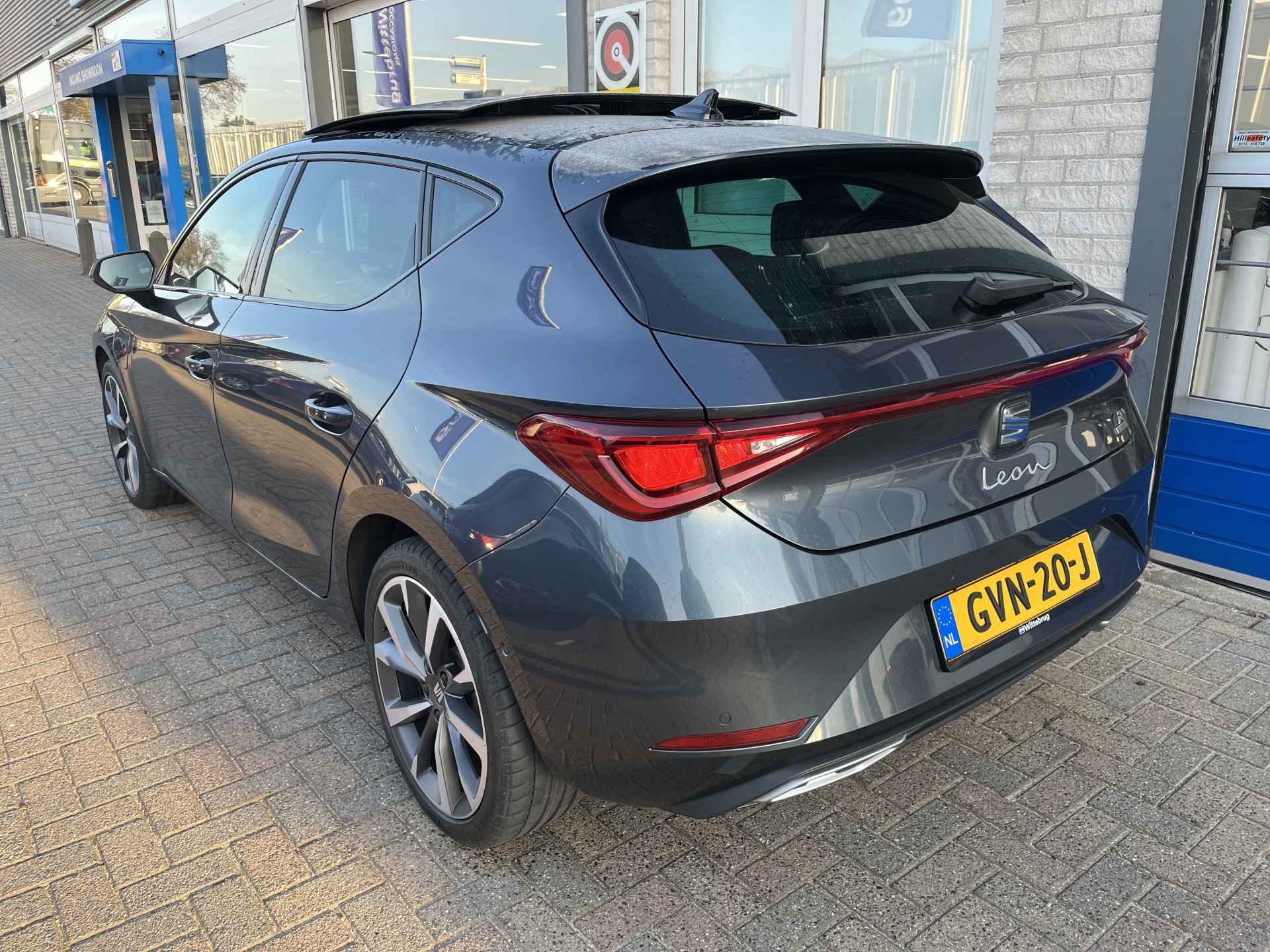 SEAT Leon 1.4 TSI eHybrid PHEV FR / AUTOMAAT/ DIGITAL DASH/ PANO/ KEYLESS/ ACC/ NAVI/ FULL LINK/ PARK. SENSOREN + CAMERA/ DAB/ CLIMA/ STOELVERWARMING - 5/33