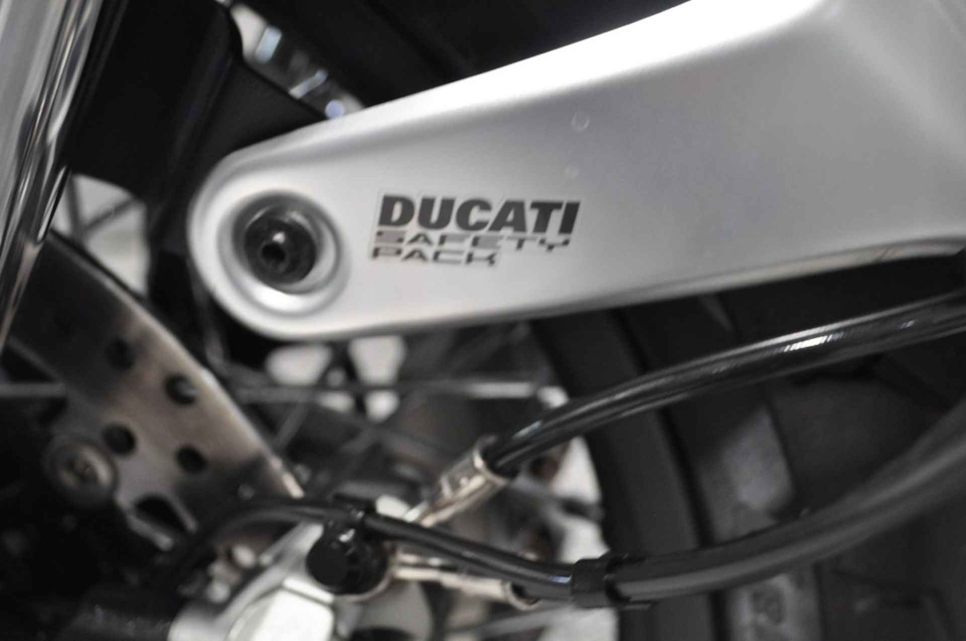 DUCATI Scrambler 1100 - 25/27