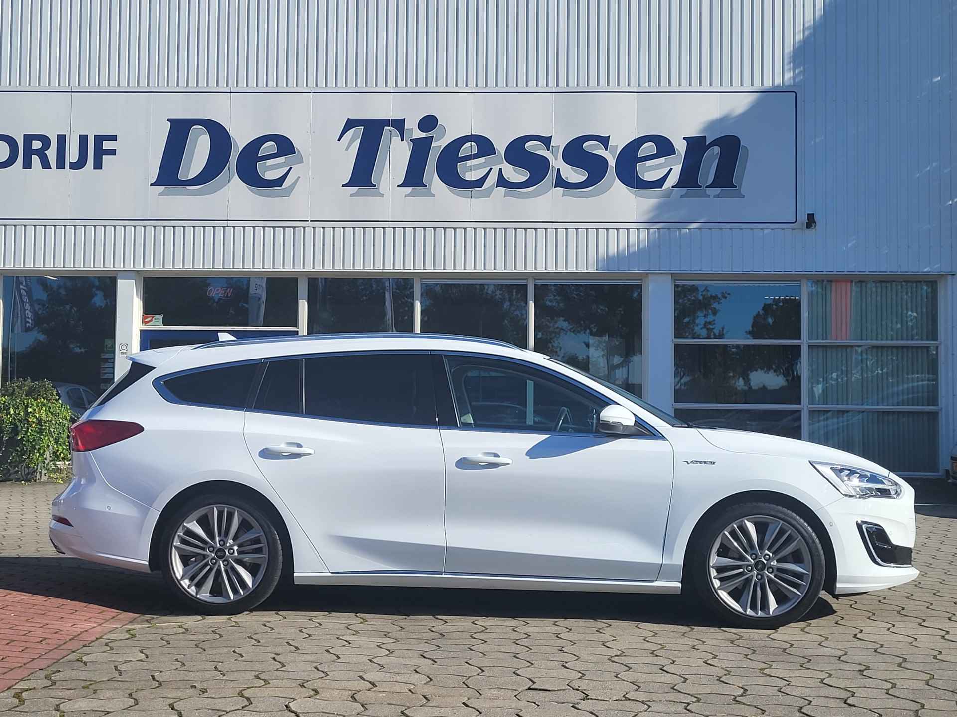 Ford FOCUS Wagon 1.0 EcoBoost 126 pk Vignale, Rijklaar met beurt & garantie! - 5/39