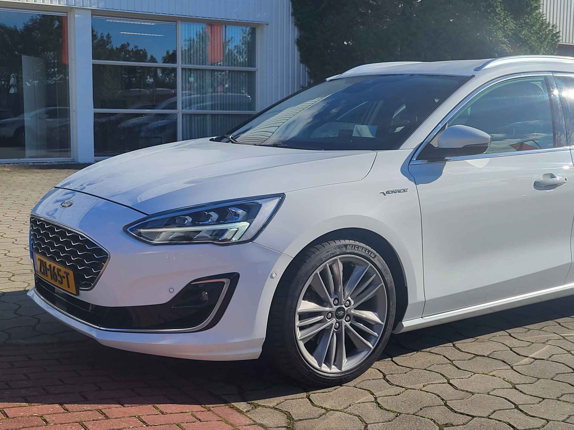 Ford FOCUS Wagon 1.0 EcoBoost 126 pk Vignale, Rijklaar met beurt & garantie! - 32/39