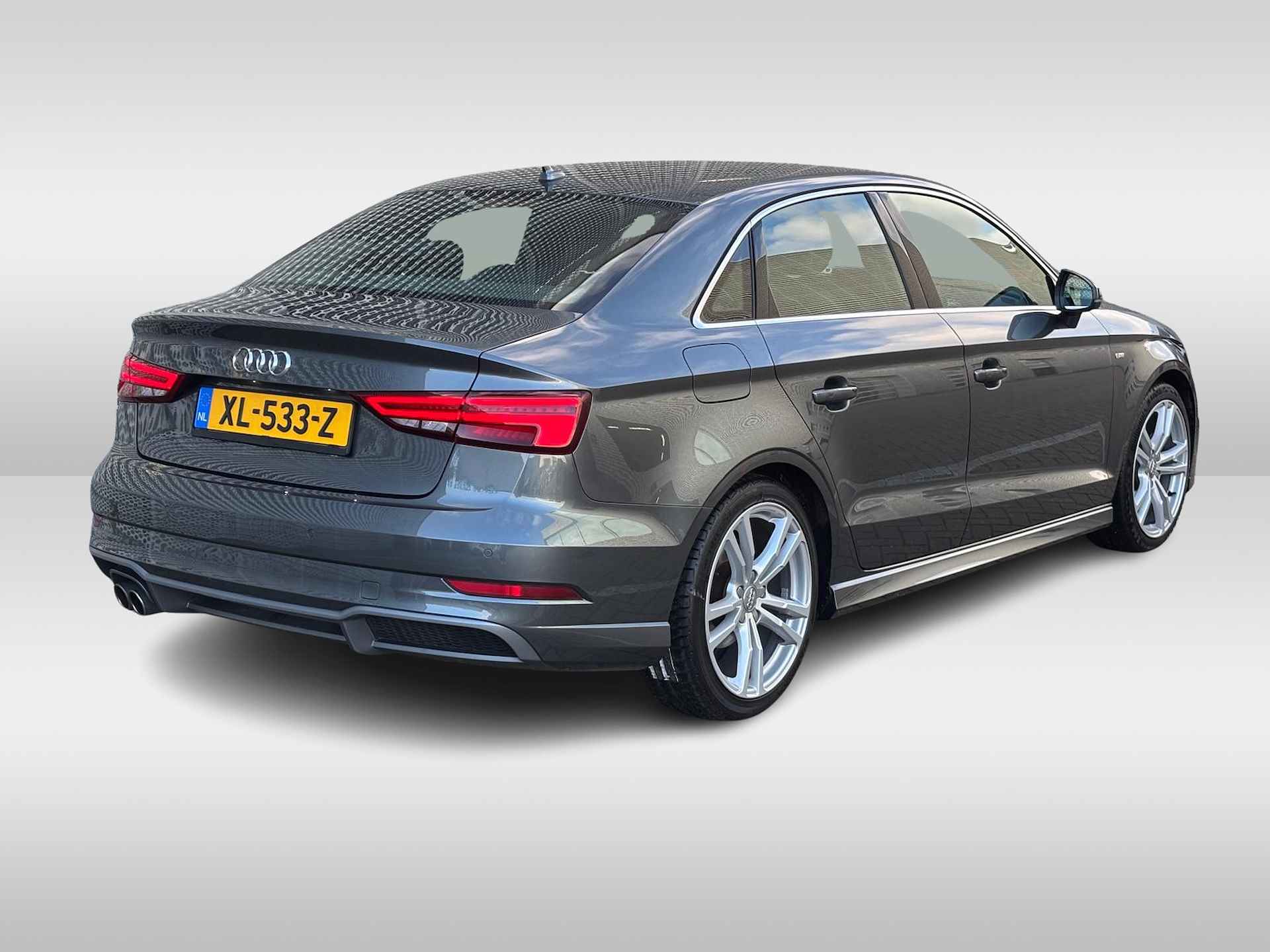 Audi A3 Limousine 1.5 TFSI CoD Sport S Line Edition / Half-Lederen Bekleding / LED / S-Line Exterieur / Sportstoelen - 8/30