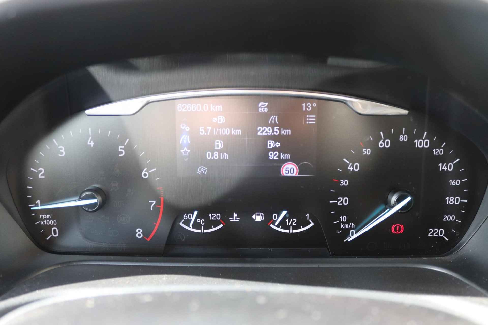 Ford Fiesta 1.0 EcoBoost 100 Titanium | 5-deurs | Navigatie | Apple Carplay | Climate Control | Panoramadak | Camera | Parkeersensoren | LMV 17" | - 4/32