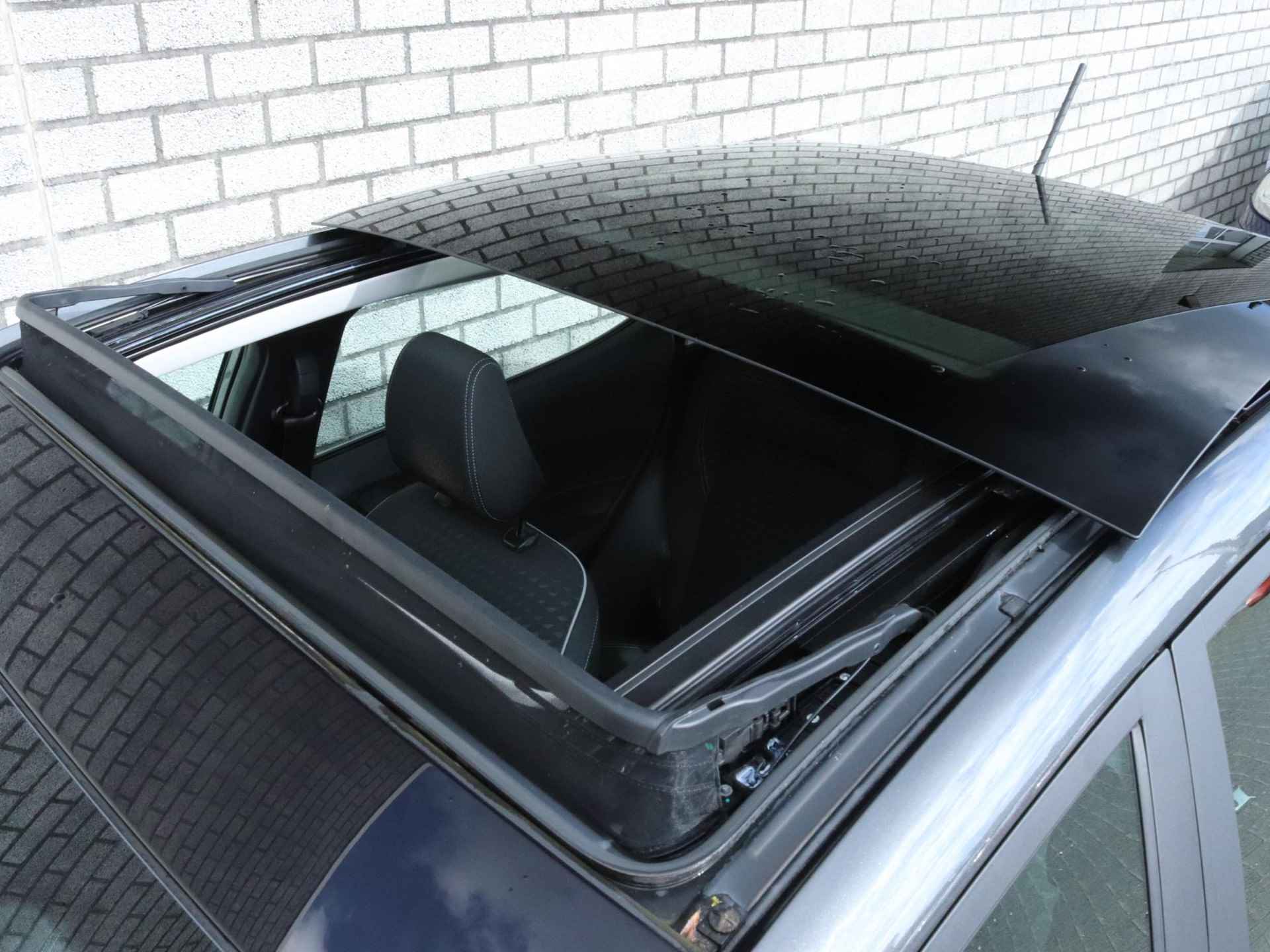 Ford Fiesta 1.0 EcoBoost 100 Titanium | 5-deurs | Navigatie | Apple Carplay | Climate Control | Panoramadak | Camera | Parkeersensoren | LMV 17" | - 11/32