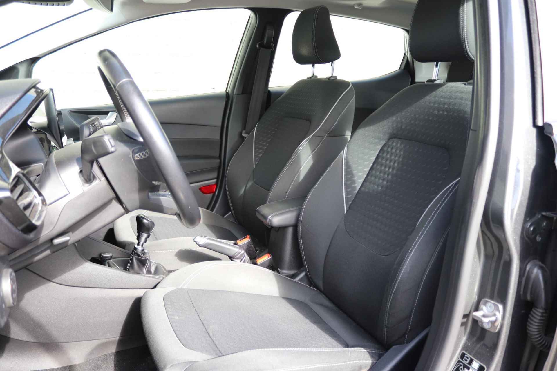 Ford Fiesta 1.0 EcoBoost 100 Titanium | 5-deurs | Navigatie | Apple Carplay | Climate Control | Panoramadak | Camera | Parkeersensoren | LMV 17" | - 13/32