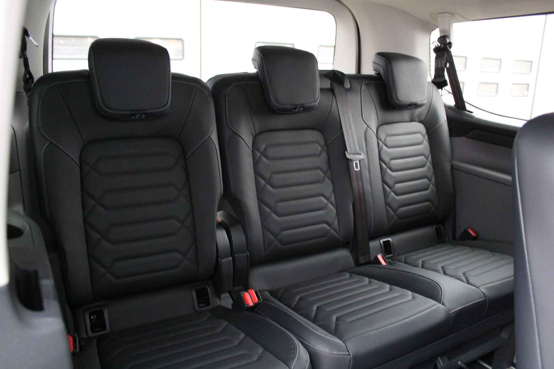 Ford Transit Custom Tourneo 2.5 PHEV L1H1 Titanium X | B&O | Leder | Trekhaak | Led | 8P | BLIS - 48/59