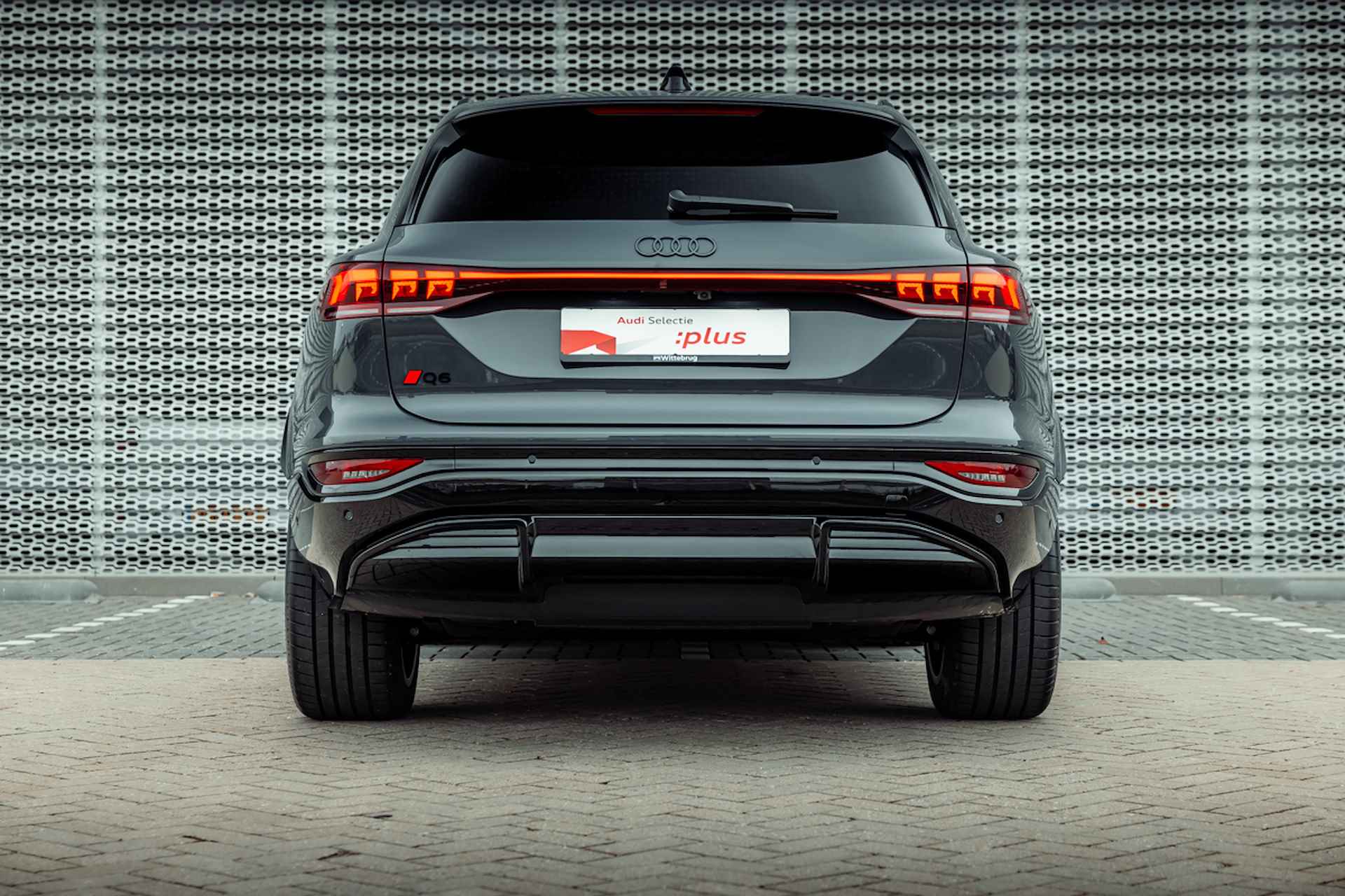 Audi Q6 e-tron S edition quattro 100 kWh | Luchtvering | Panoramadak | Tech Pro | Sportstoel Plus | Memory | B&O | Head Up | Driving & Parking pakket - 6/36