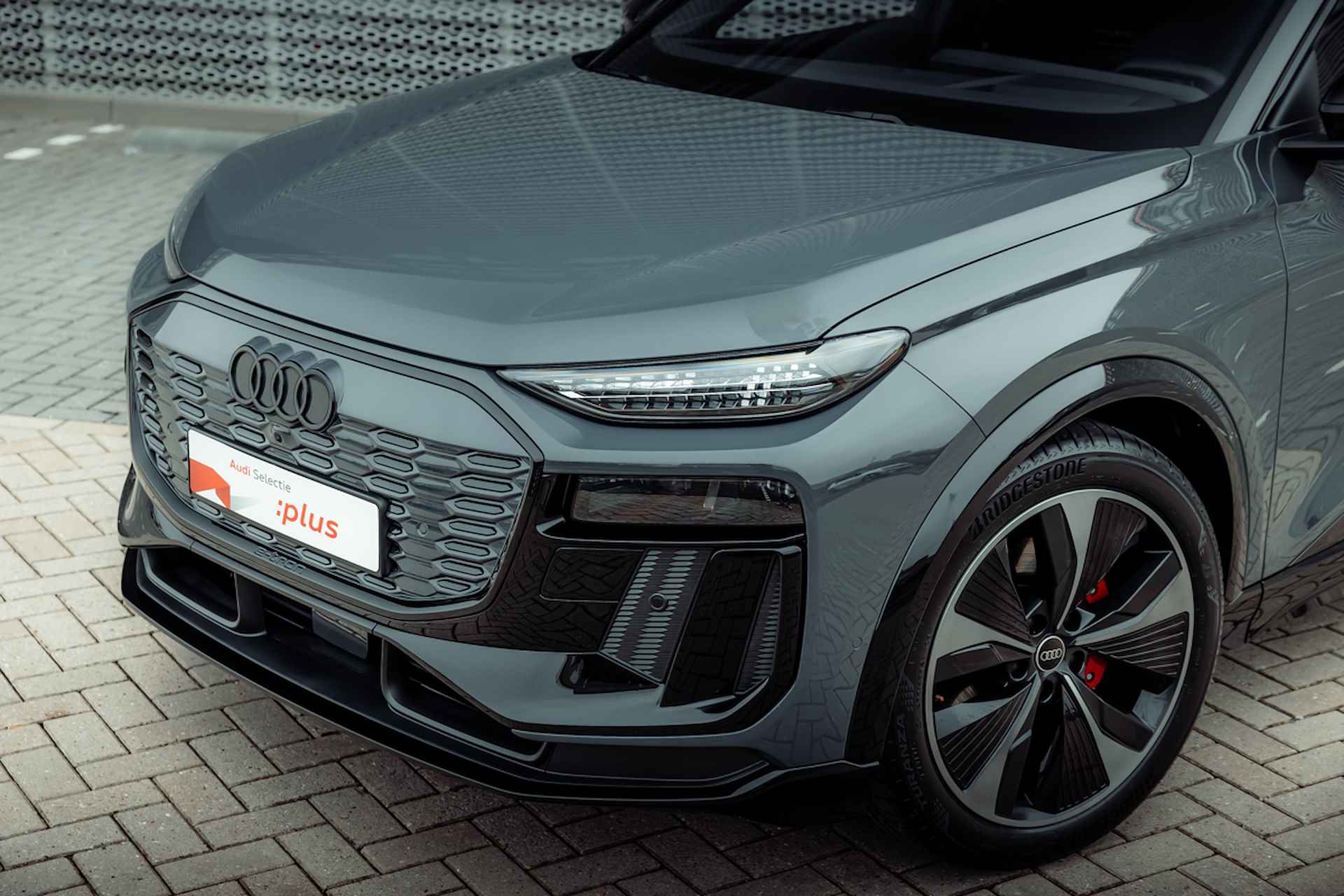 Audi Q6 e-tron S edition quattro 100 kWh | Luchtvering | Panoramadak | Tech Pro | Sportstoel Plus | Memory | B&O | Head Up | Driving & Parking pakket - 9/36