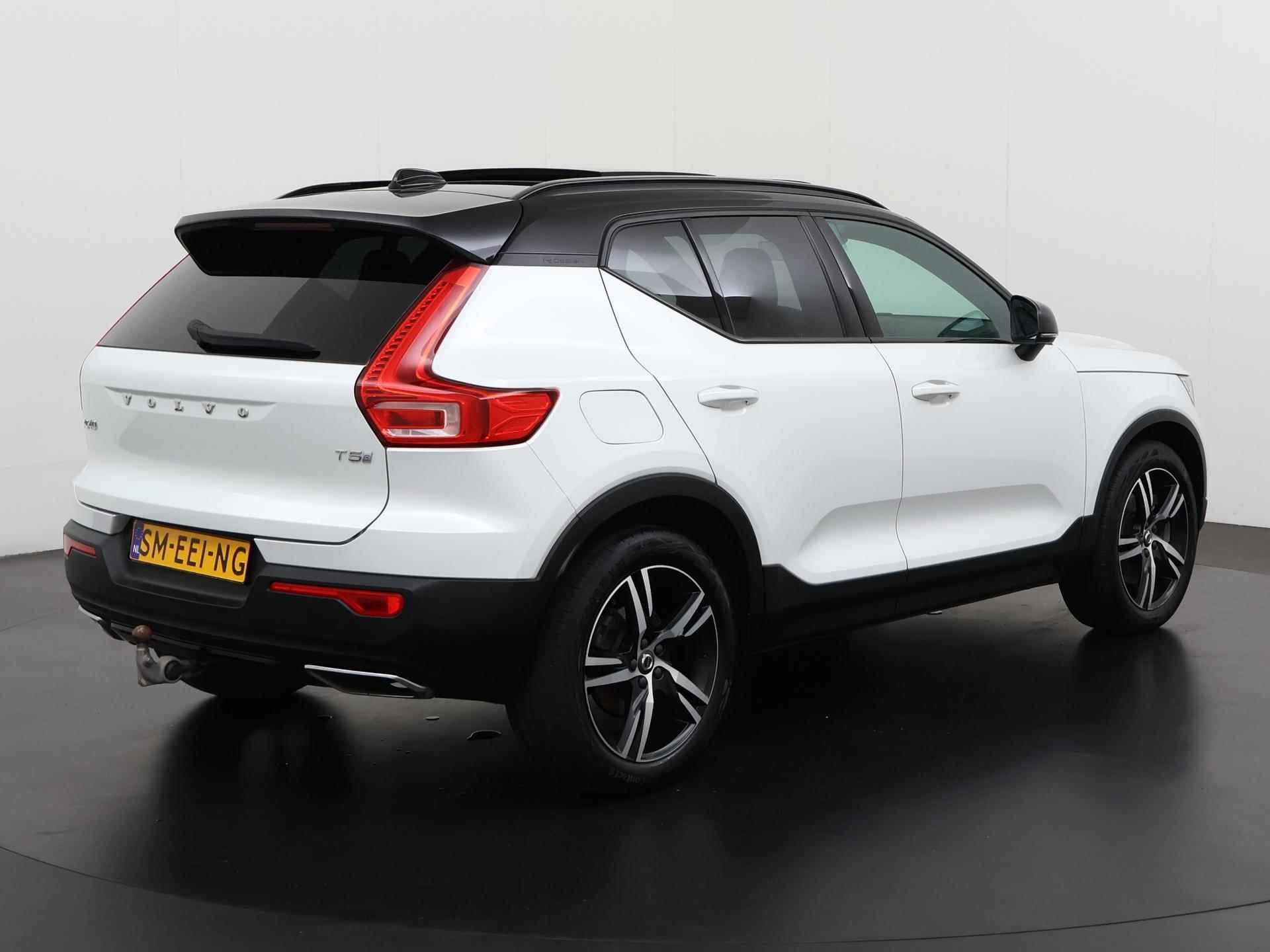 Volvo XC40 1.5 T5 Twin Engine R-Design | Panoramadak | Trekhaak | Zondag Open! - 4/40