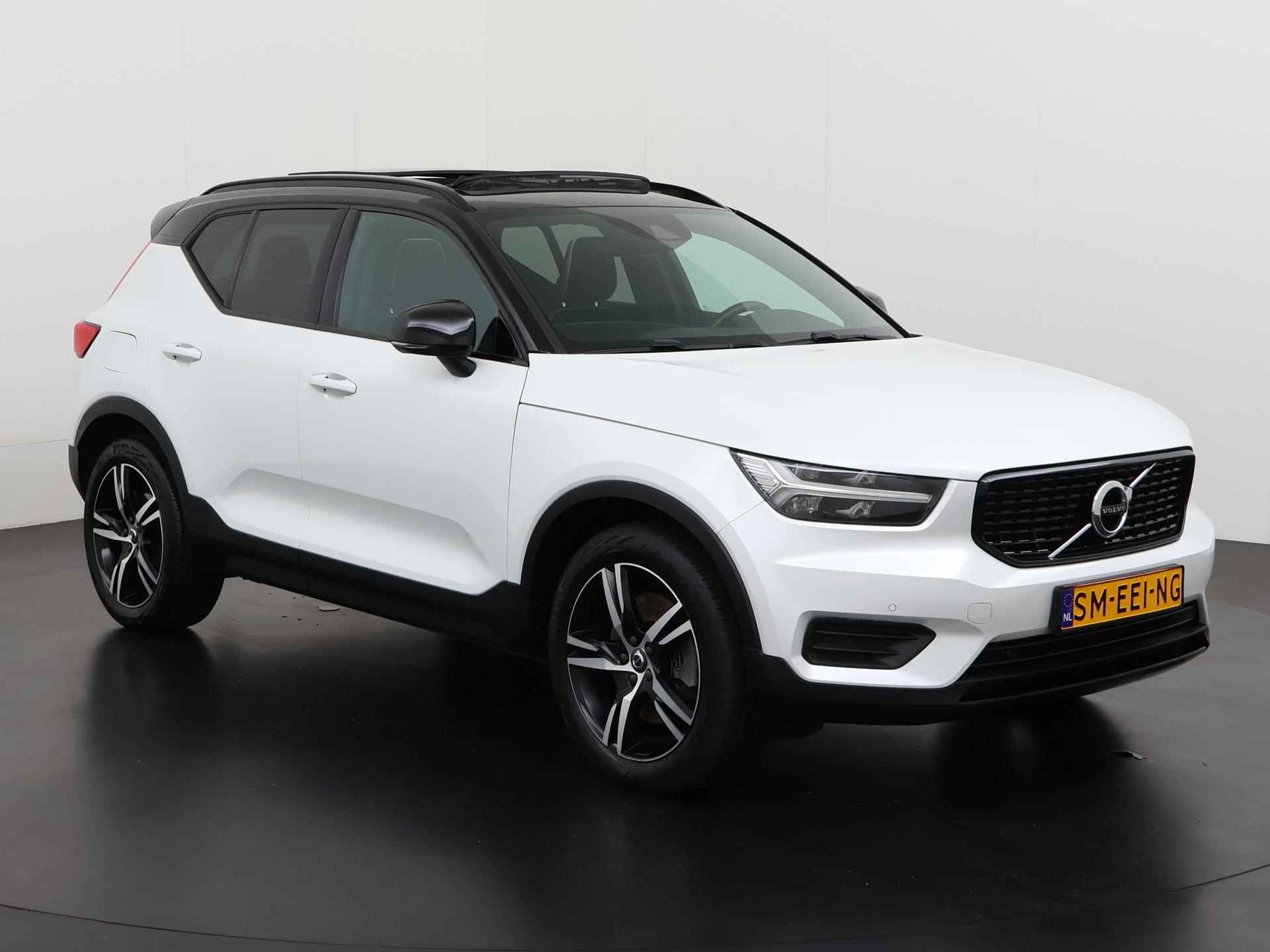 Volvo XC40 1.5 T5 Twin Engine R-Design | Panoramadak | Trekhaak | Zondag Open! - 30/40