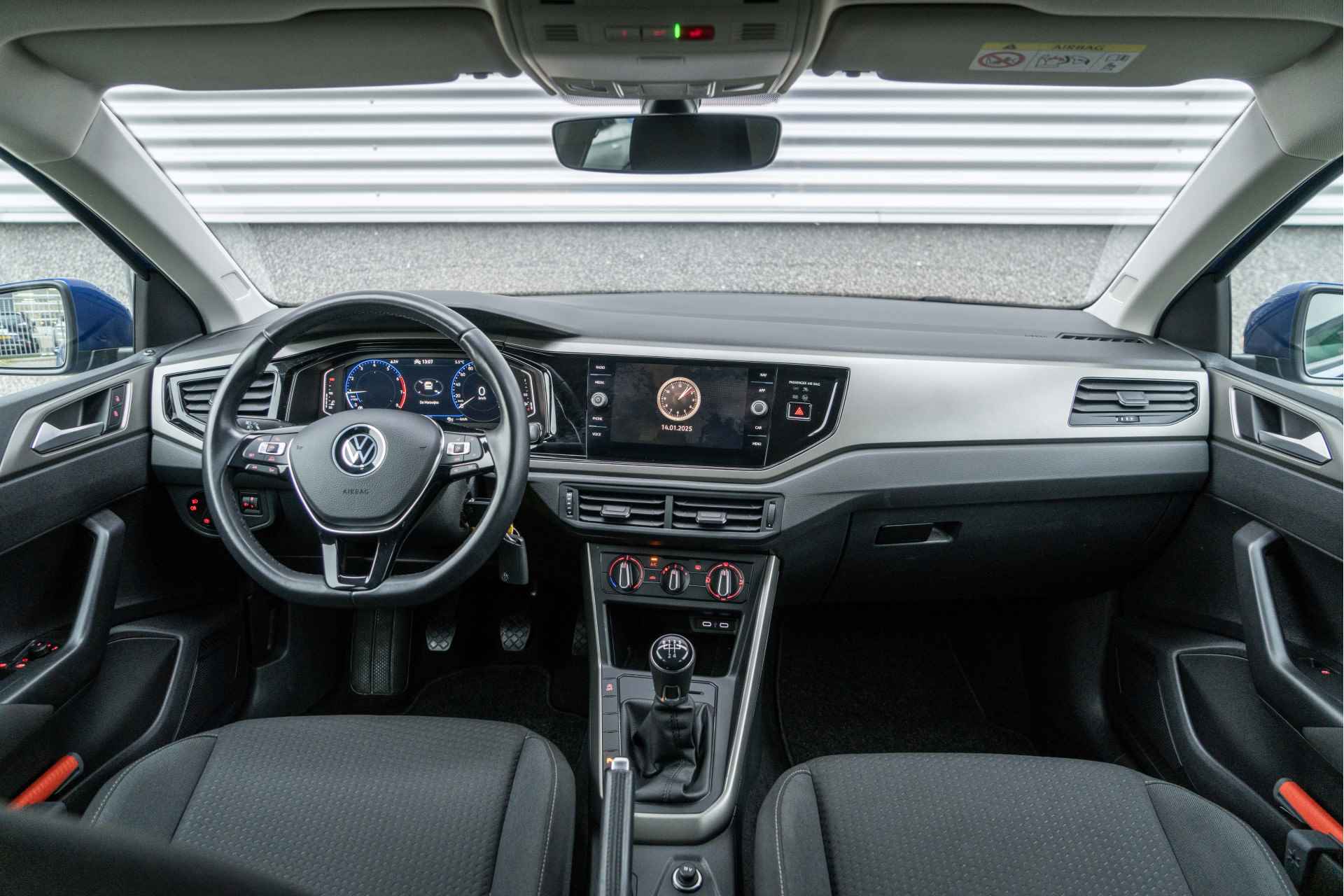 Volkswagen Polo 1.0 TSI 95pk Comfortline | Executive Pakket| Trekhaak afneembaar| LMV | active info| - 24/42