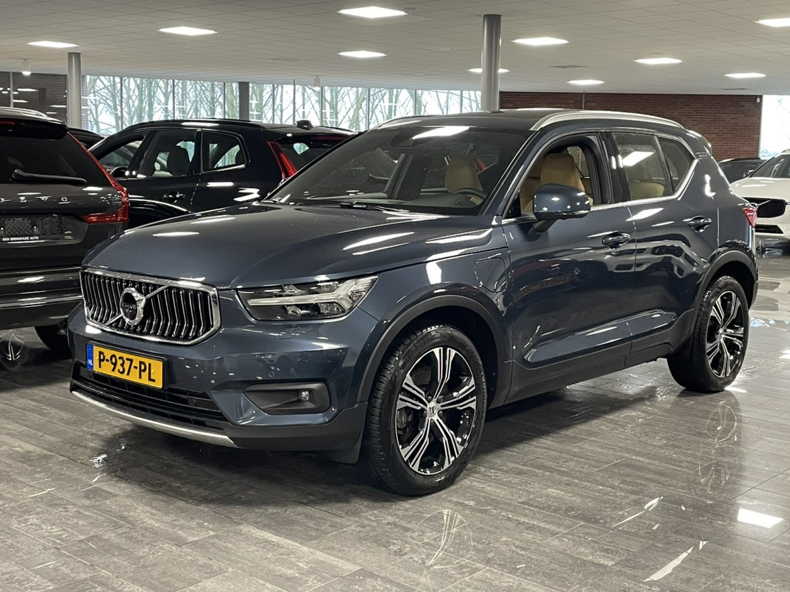 Volvo XC40 T5 Recharge Inscription | Vol! | Schuifdak | Trekhaak | 360° Camera | All Season banden | Harman Kardon | Adaptieve Cruise Contr