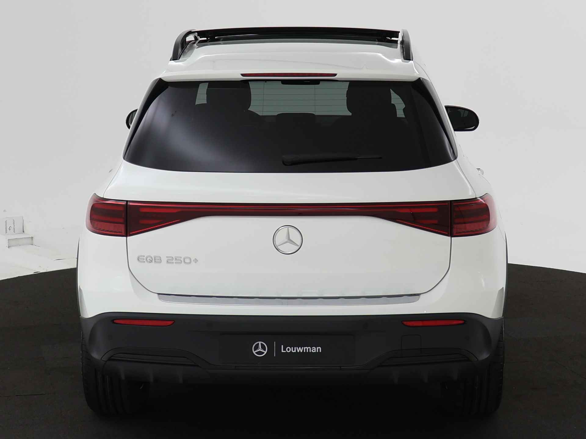 Mercedes-Benz EQB 250+ AMG Line 7p. 71 kWh | Nightpakket | Premium pakket | Parkeerpakket met 360°-camera | KEYLESS-GO comfort pakket | GUARD 360° Voertuigbescherming Plus | Winter pakket | Burmester Surround Sound systeem | - 24/39