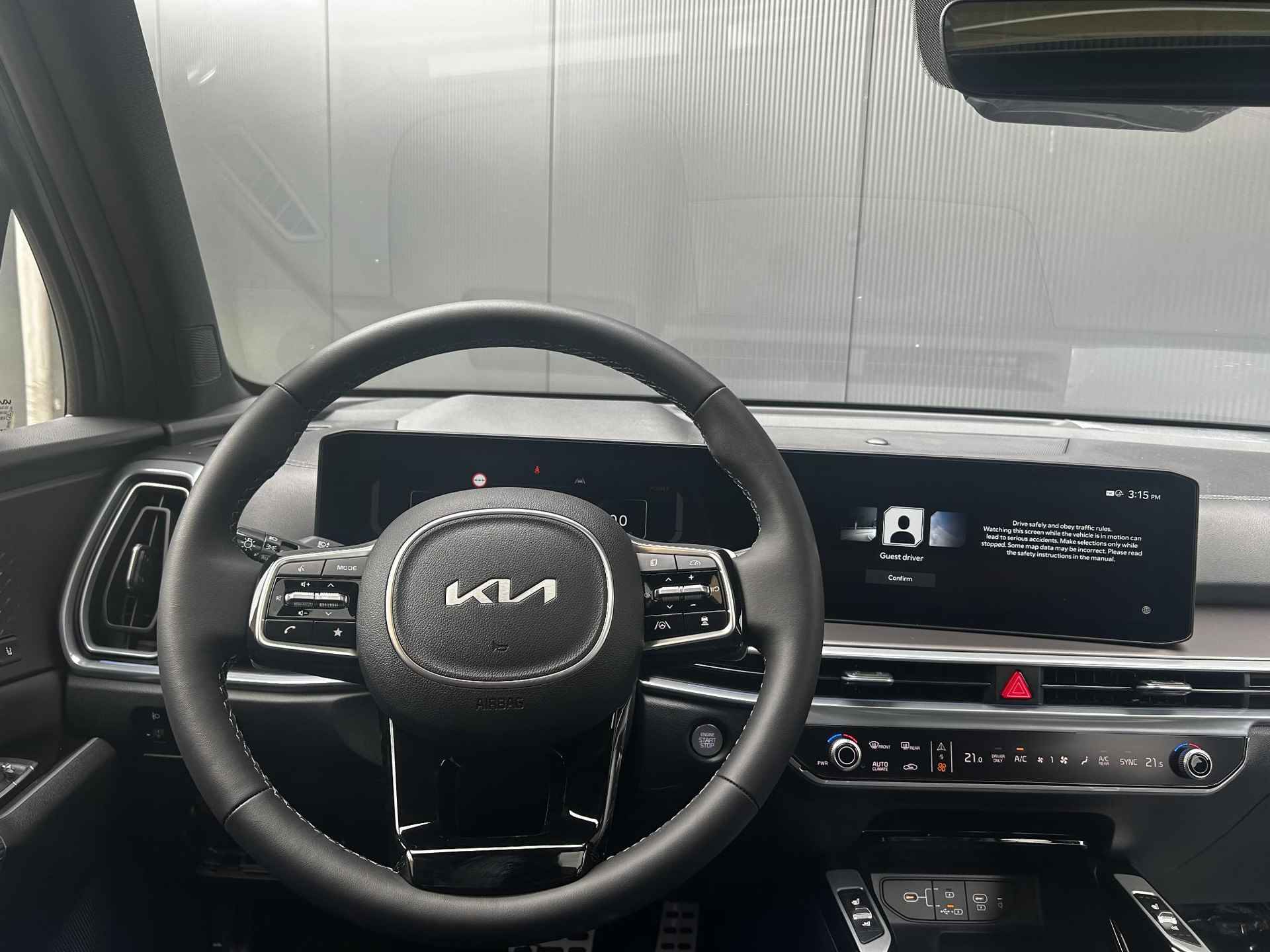 Kia Sorento 1.6 T-GDi Plug-in Hybrid 4WD DynamicLine 7p. NIEUW TE BESTELLEN FACELIFT MODEL | Smart key met start-/stopknop | Stoelverwarming vόόr en stuurwielverwarming | Parkeersensoren, voor- en achterzijde - 11/25