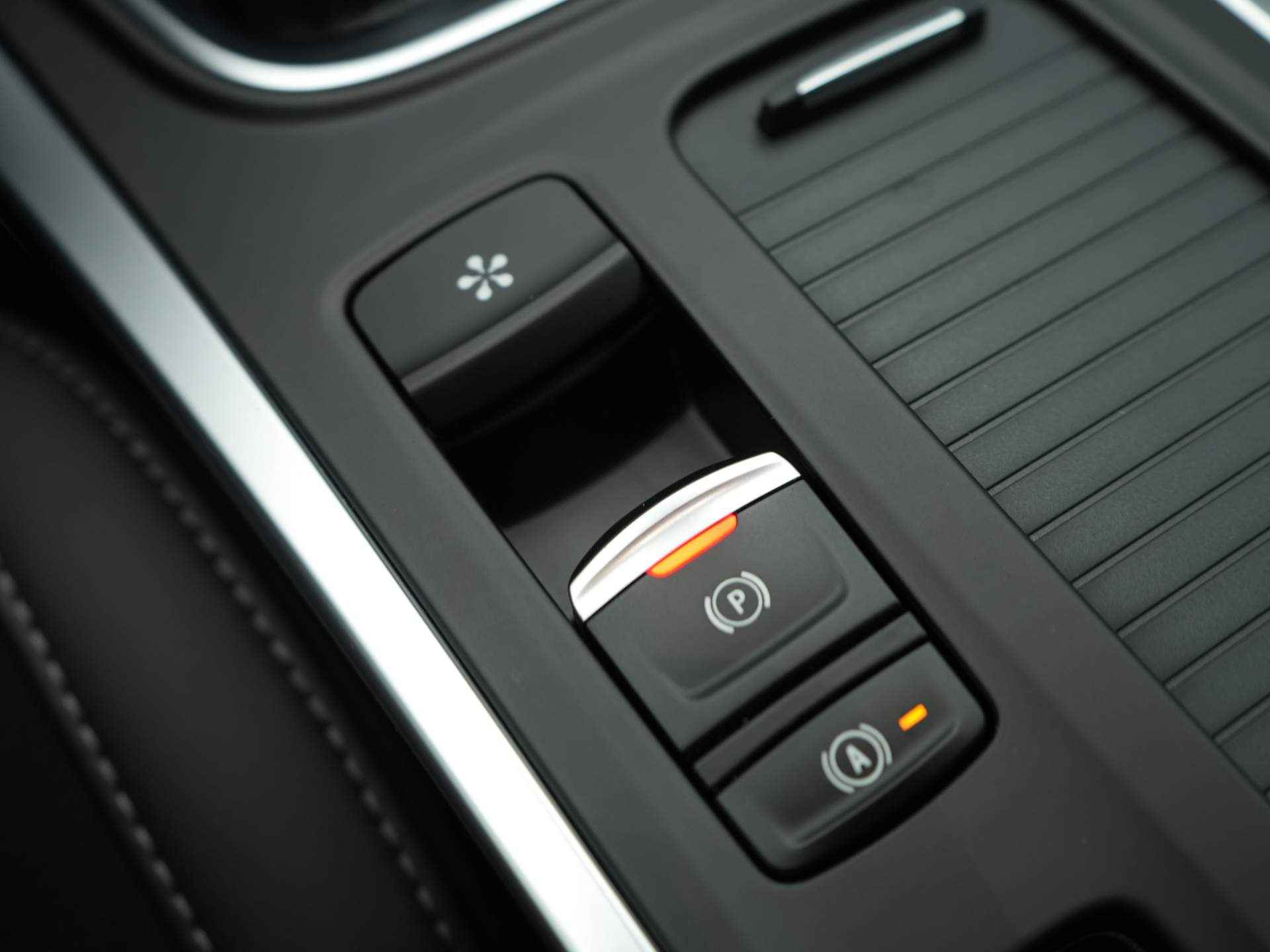 Renault Mégane Estate 1.6 E-Tech Plug-In Hybrid 160 Intens - Automaat - Plug-In-Hybride - Bose Premium Audio - 20/32
