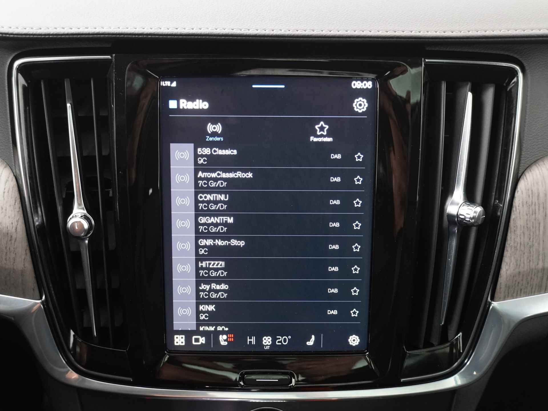 Volvo V90 T6 Recharge AWD Ultimate Bright | Luchtvering | Bowers&Wilkins | Trekhaak | Massage | Geventileerde Voorstoelen | Head-Up Displa - 11/41