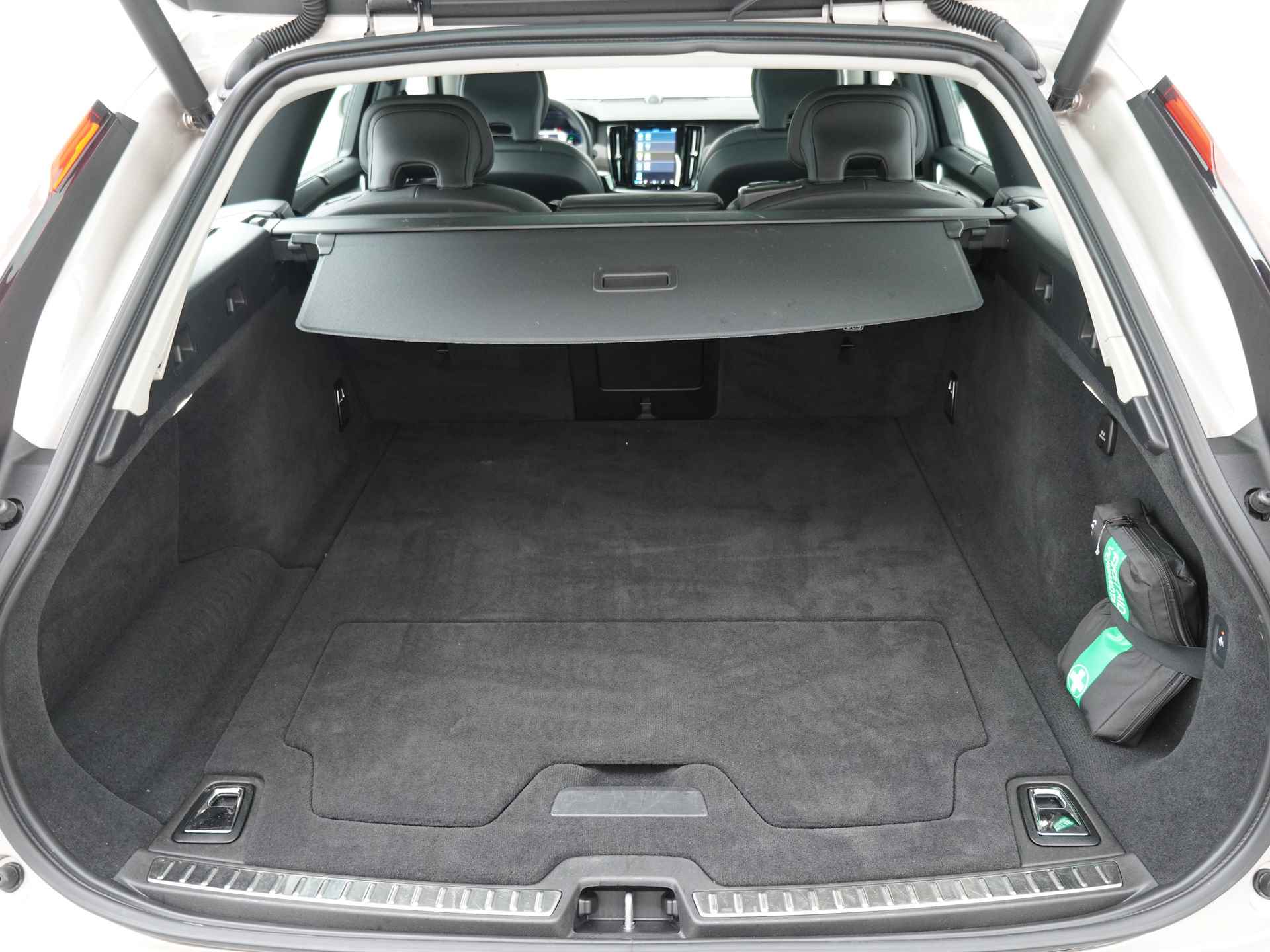 Volvo V90 T6 Recharge AWD Ultimate Bright | Luchtvering | Bowers&Wilkins | Trekhaak | Massage | Geventileerde Voorstoelen | Head-Up Displa - 31/41