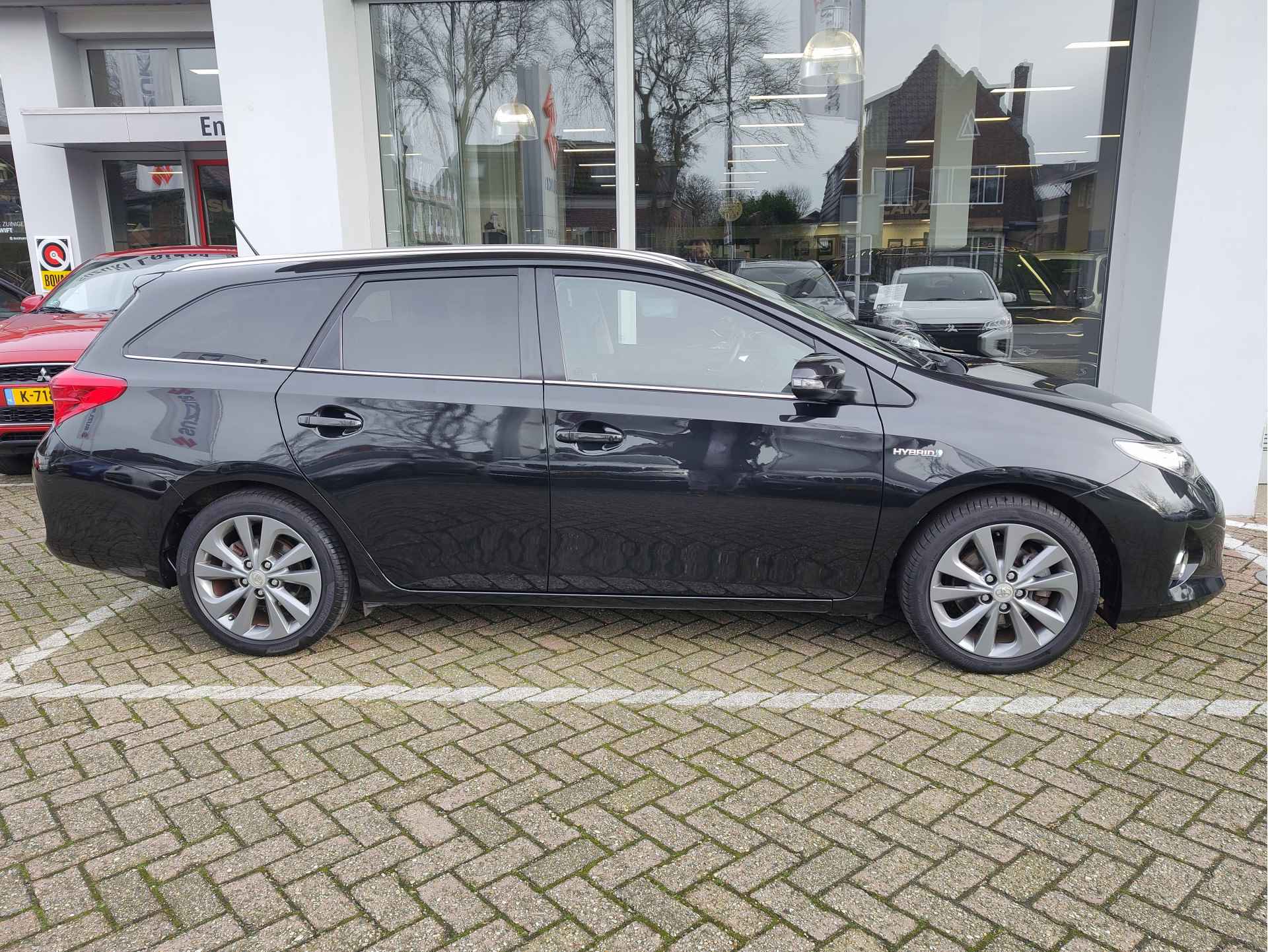 Toyota Auris Touring Sports 1.8 HYBRID LEASE Panoramadak | Cruise Control | Parkeercamera - 7/38