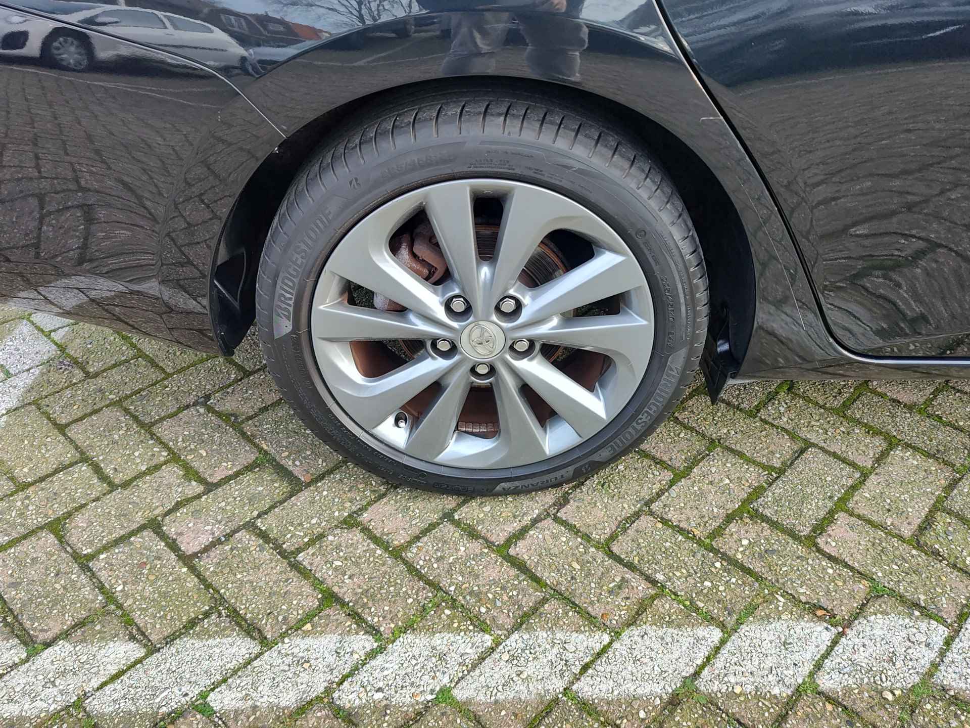 Toyota Auris Touring Sports 1.8 HYBRID LEASE Panoramadak | Cruise Control | Parkeercamera - 35/38