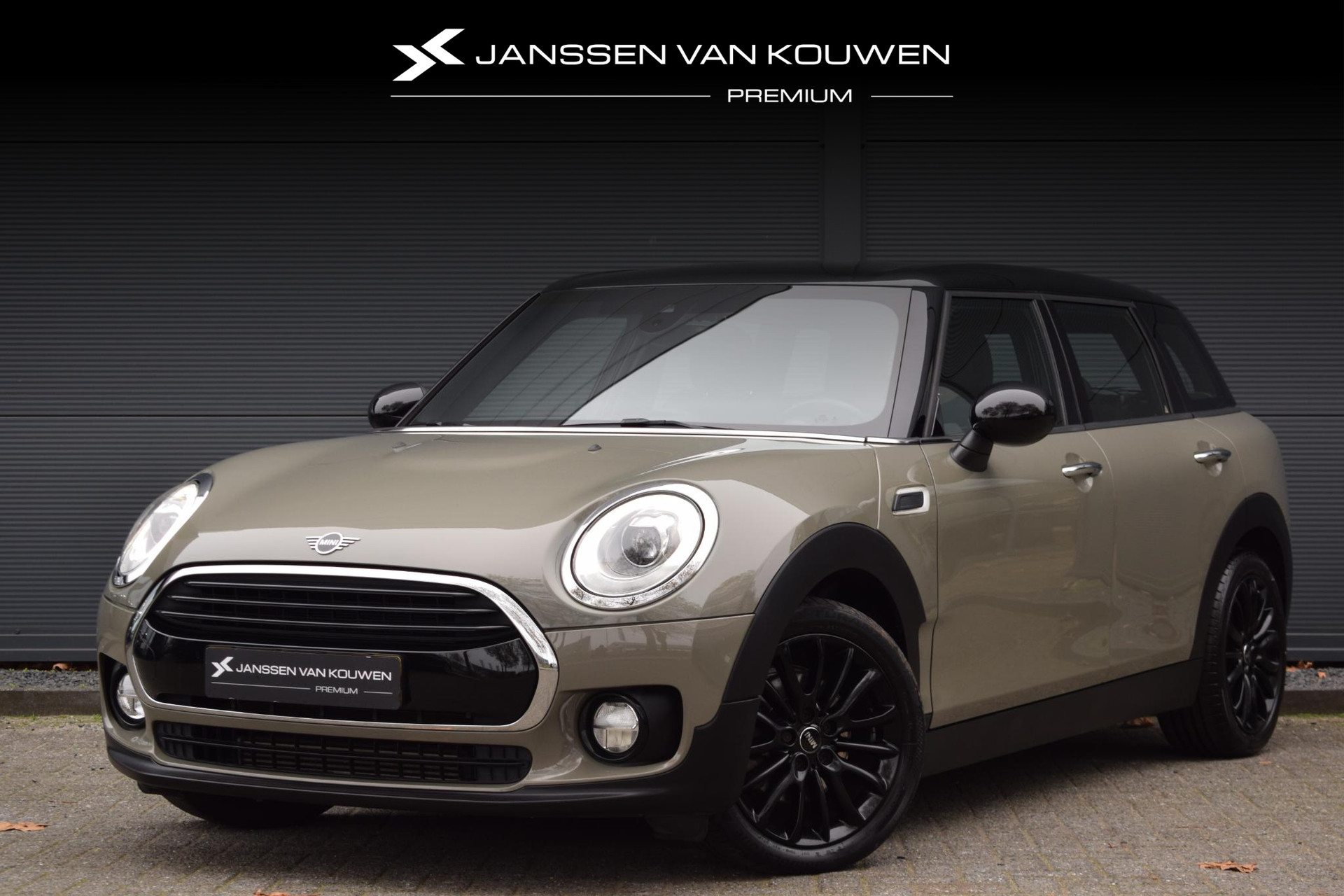 Mini Mini Clubman 1.5 Cooper Business Edition / Stoelverwarming / Navi / LED