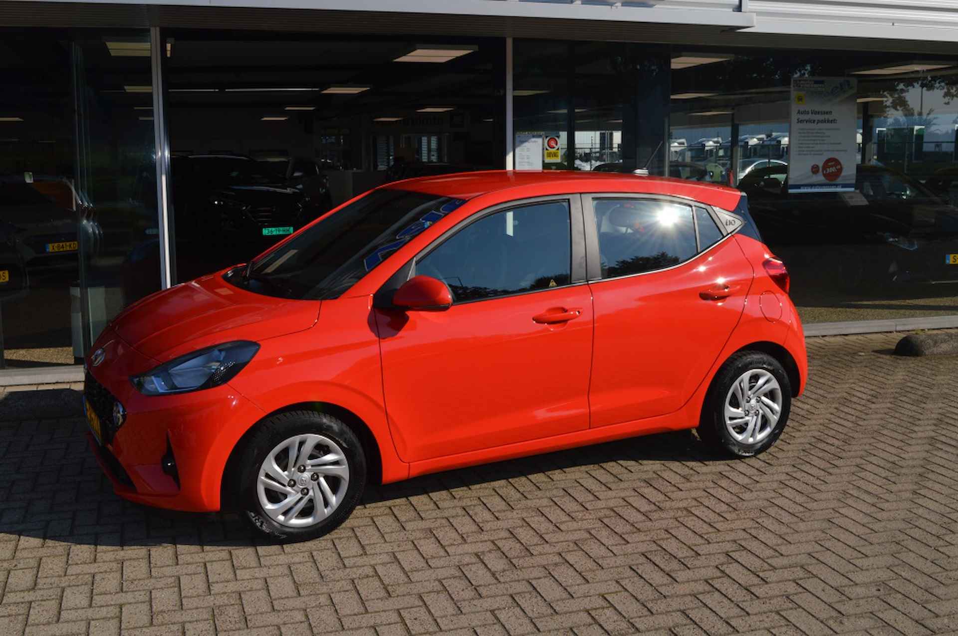 Hyundai i10 1.0i Comfort Carplay Cruise NL-auto 1e. eig nw. model - 5/18