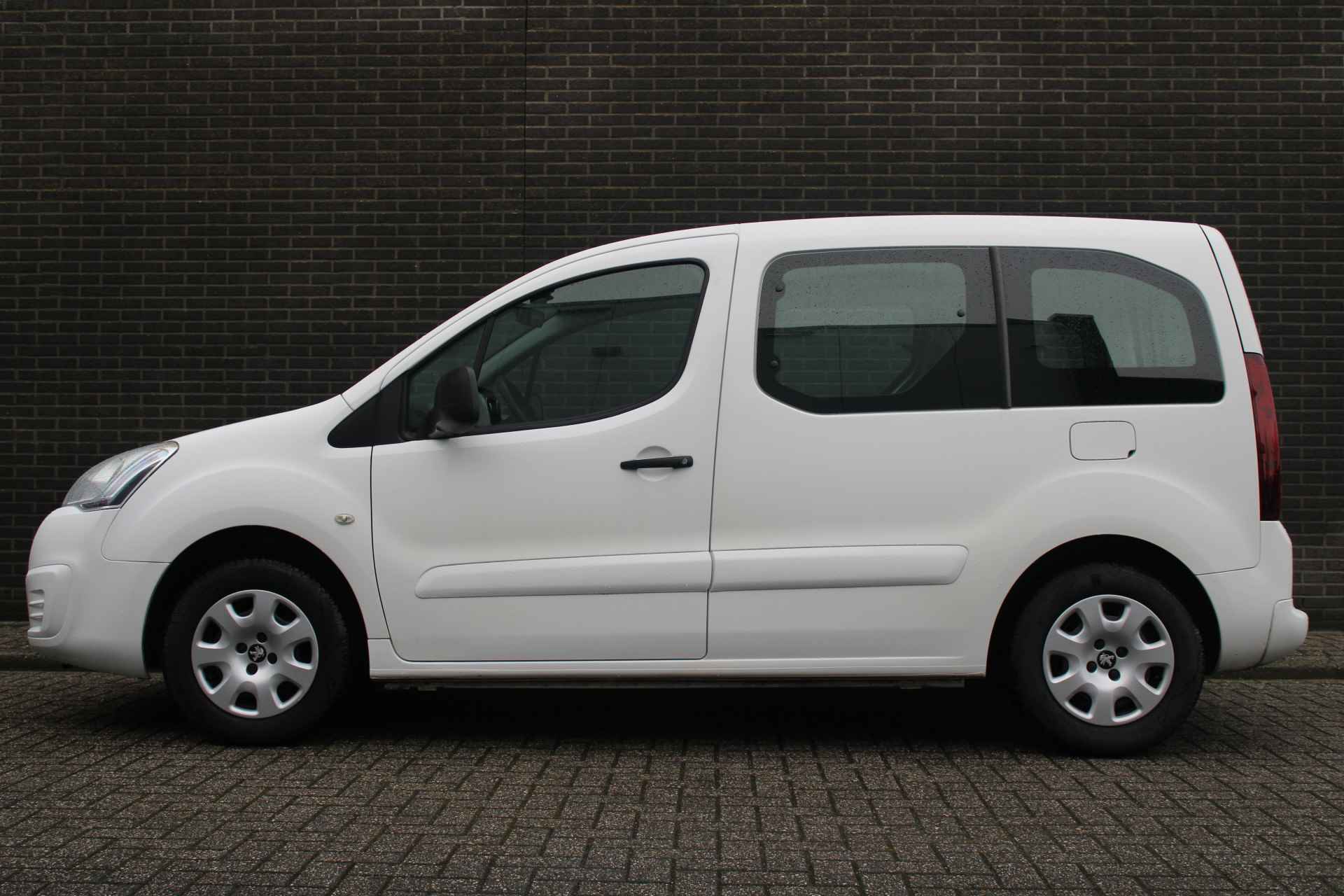 Peugeot Partner Tepee 1.6 VTi Access Elek.bediende ramen, Centr.vergrendeling, Radio/CD speler, - 3/26