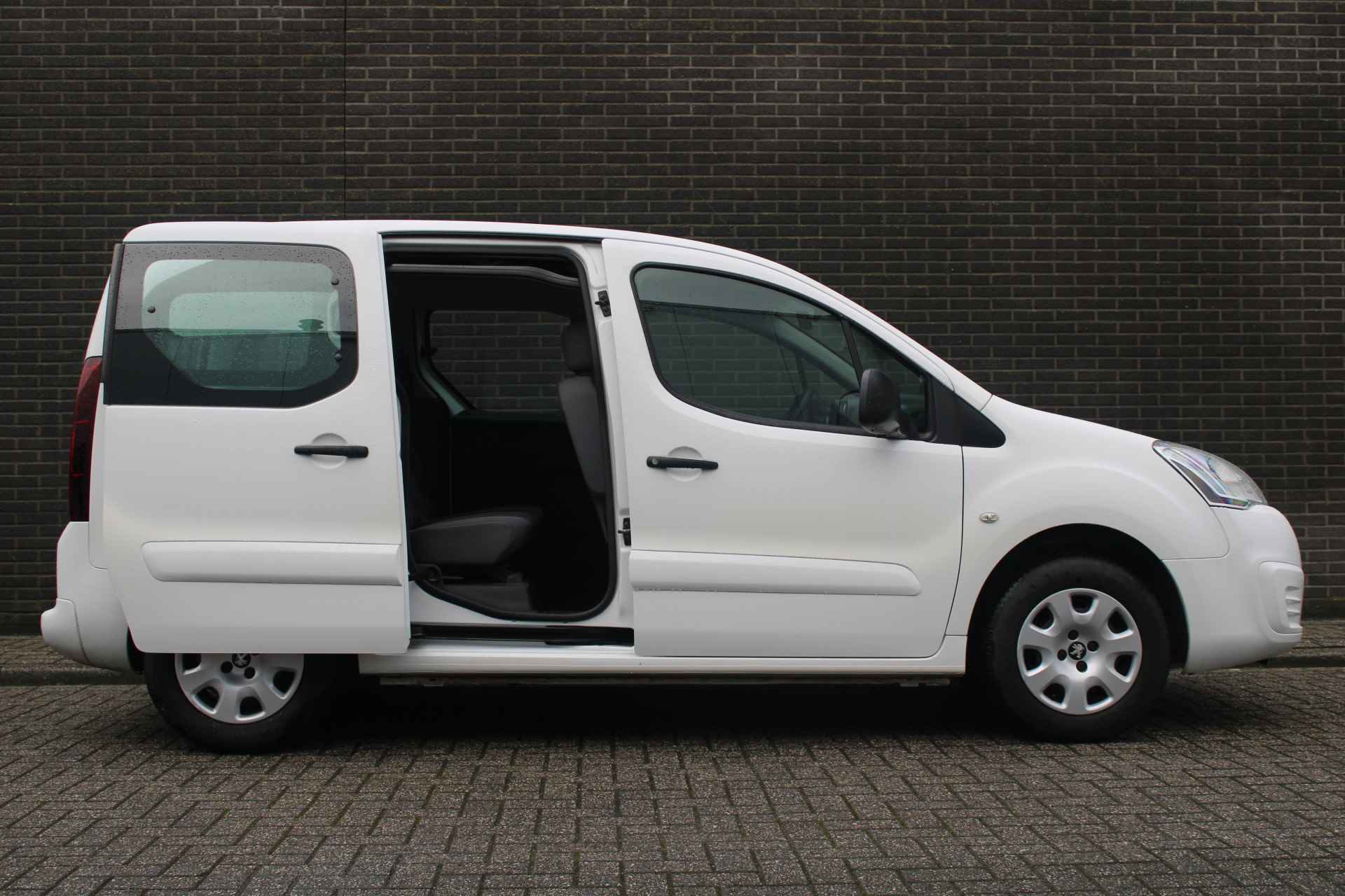 Peugeot Partner Tepee 1.6 VTi Access Elek.bediende ramen, Centr.vergrendeling, Radio/CD speler, - 5/26