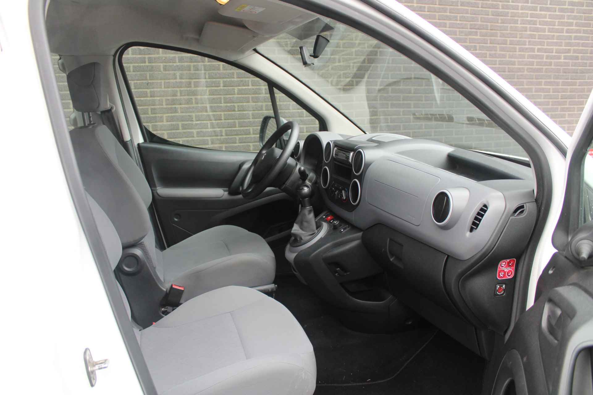 Peugeot Partner Tepee 1.6 VTi Access Elek.bediende ramen, Centr.vergrendeling, Radio/CD speler, - 10/26