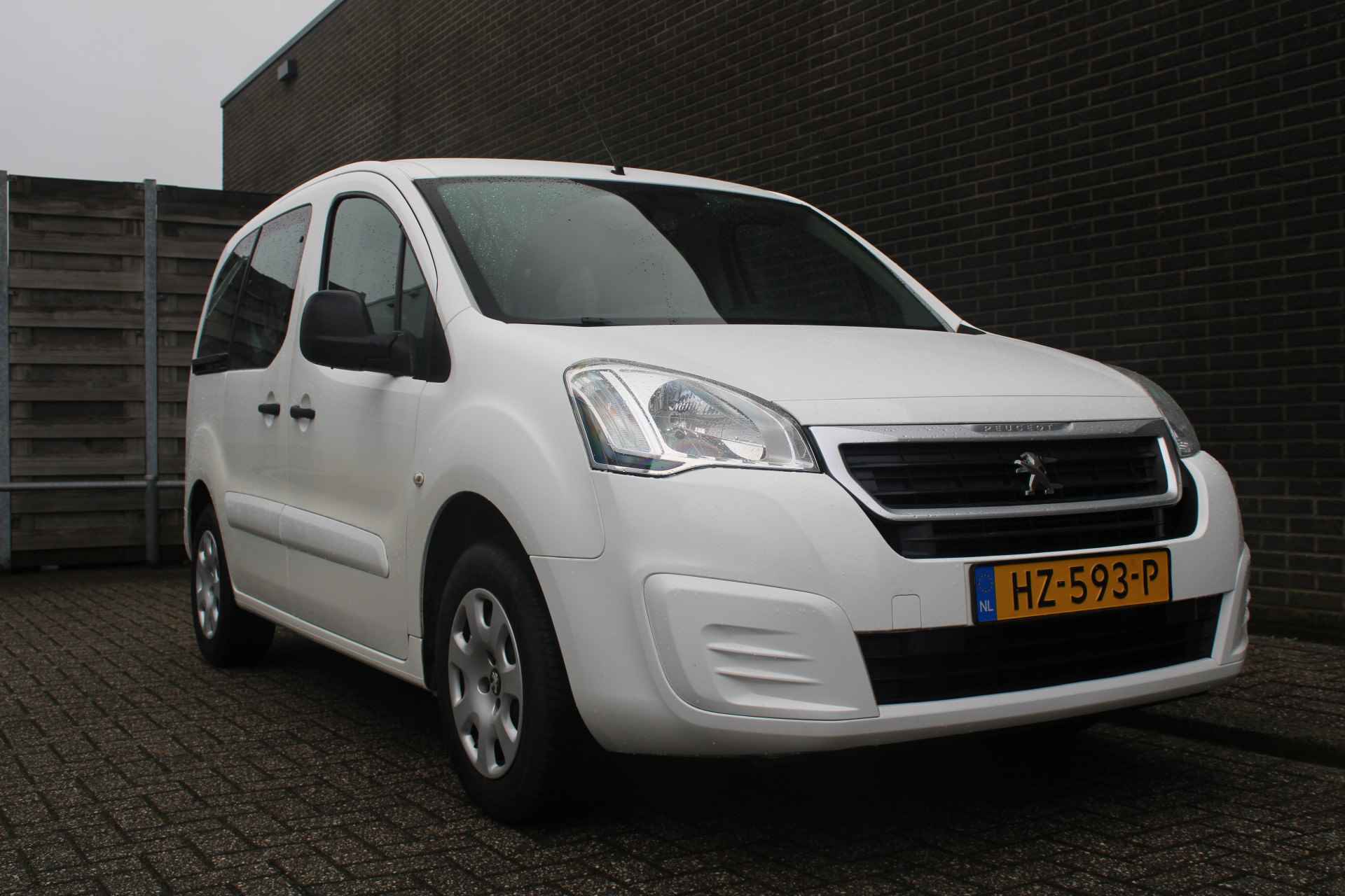 Peugeot Partner Tepee 1.6 VTi Access Elek.bediende ramen, Centr.vergrendeling, Radio/CD speler, - 22/26