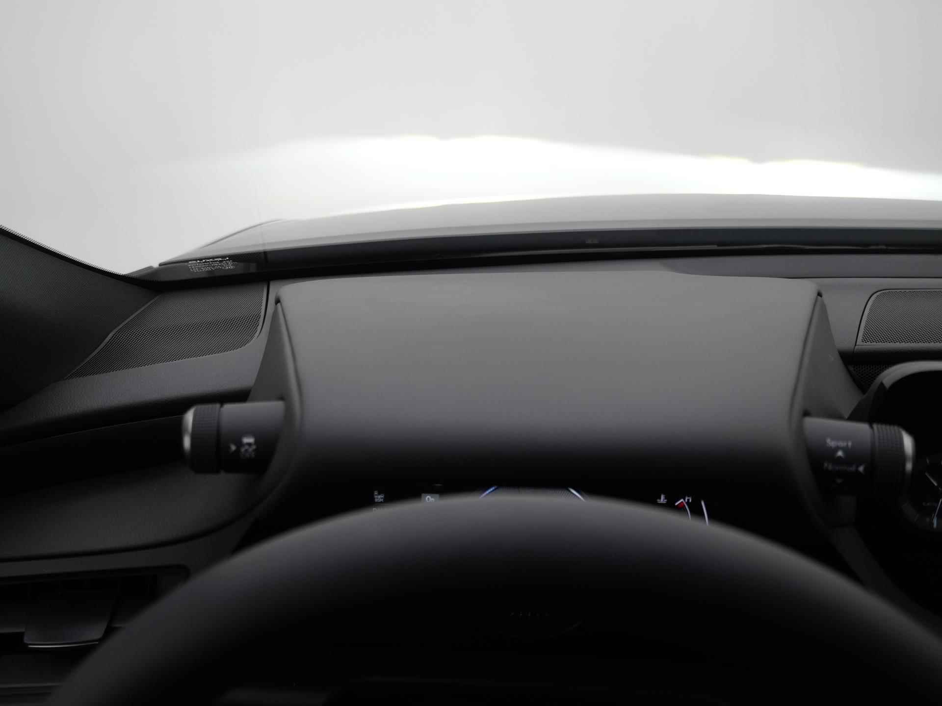 Lexus ES 300h Business Line | Stoel & stuurwielverwarming | Adaptive Cruise Control | Apple Carplay & Android Auto | - 15/28