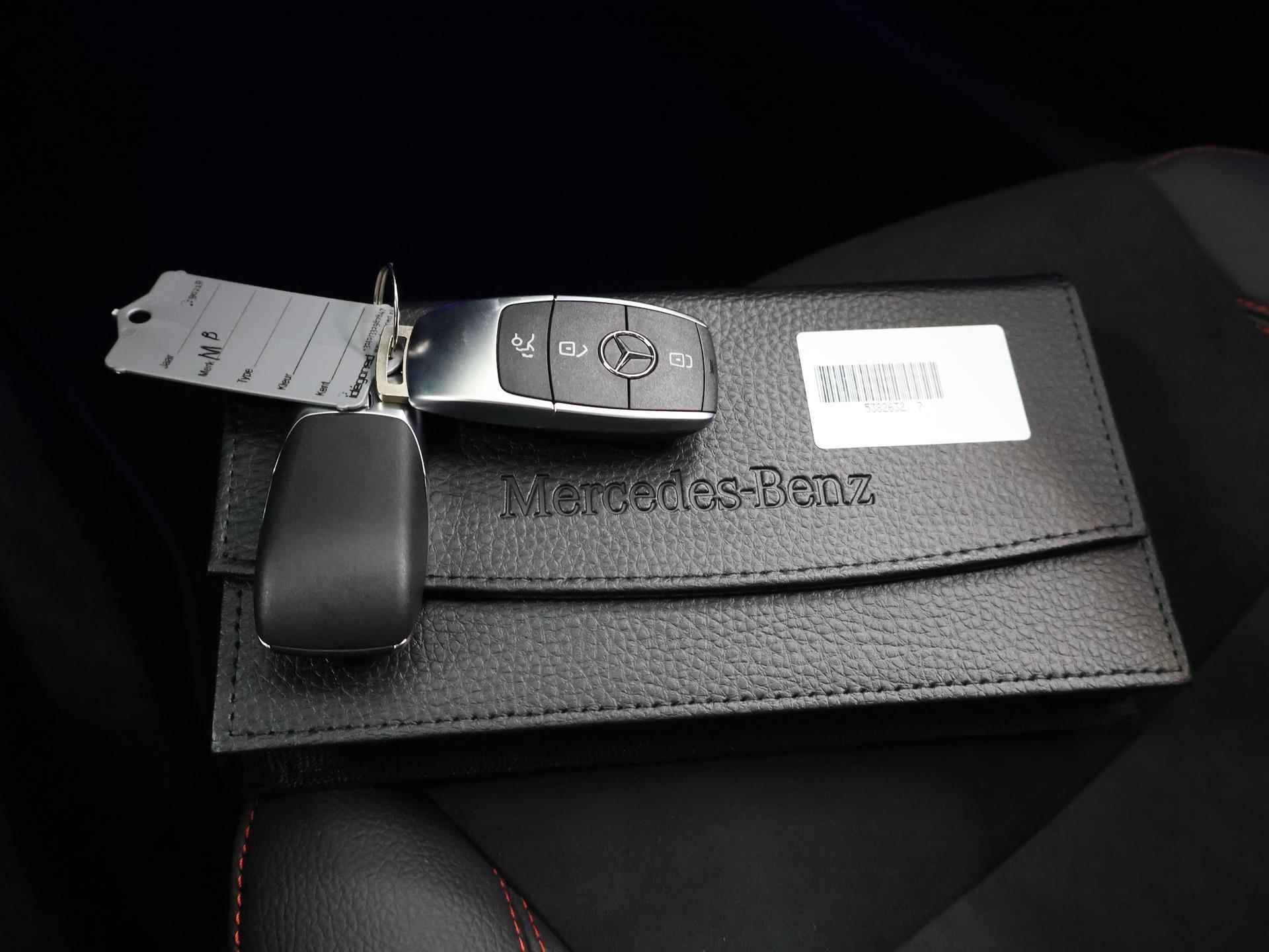 Mercedes-Benz CLA-klasse Coupe 180 AMG NIGHT Premium | Panorama-schuifdak | MultiBeam LED | Dodehoekassistent | Keyless Entry | Achteruitrijcamera | Sfeerverlichting | Stoelverwarming | DAB+ Radio | - 29/44