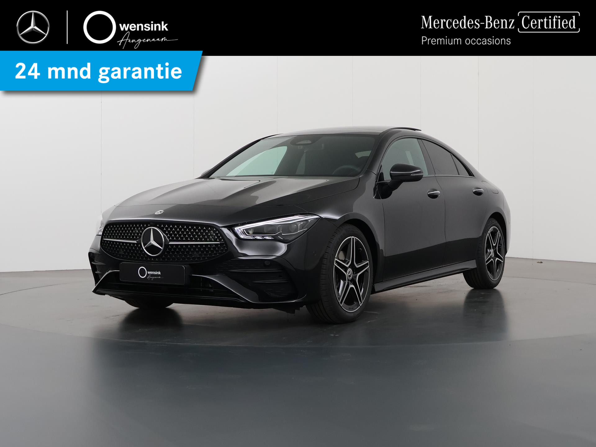 Mercedes-Benz CLA-klasse Coupe 180 AMG NIGHT Premium | Panorama-schuifdak | MultiBeam LED | Dodehoekassistent | Keyless Entry | Achteruitrijcamera | Sfeerverlichting | Stoelverwarming | DAB+ Radio | bij viaBOVAG.nl