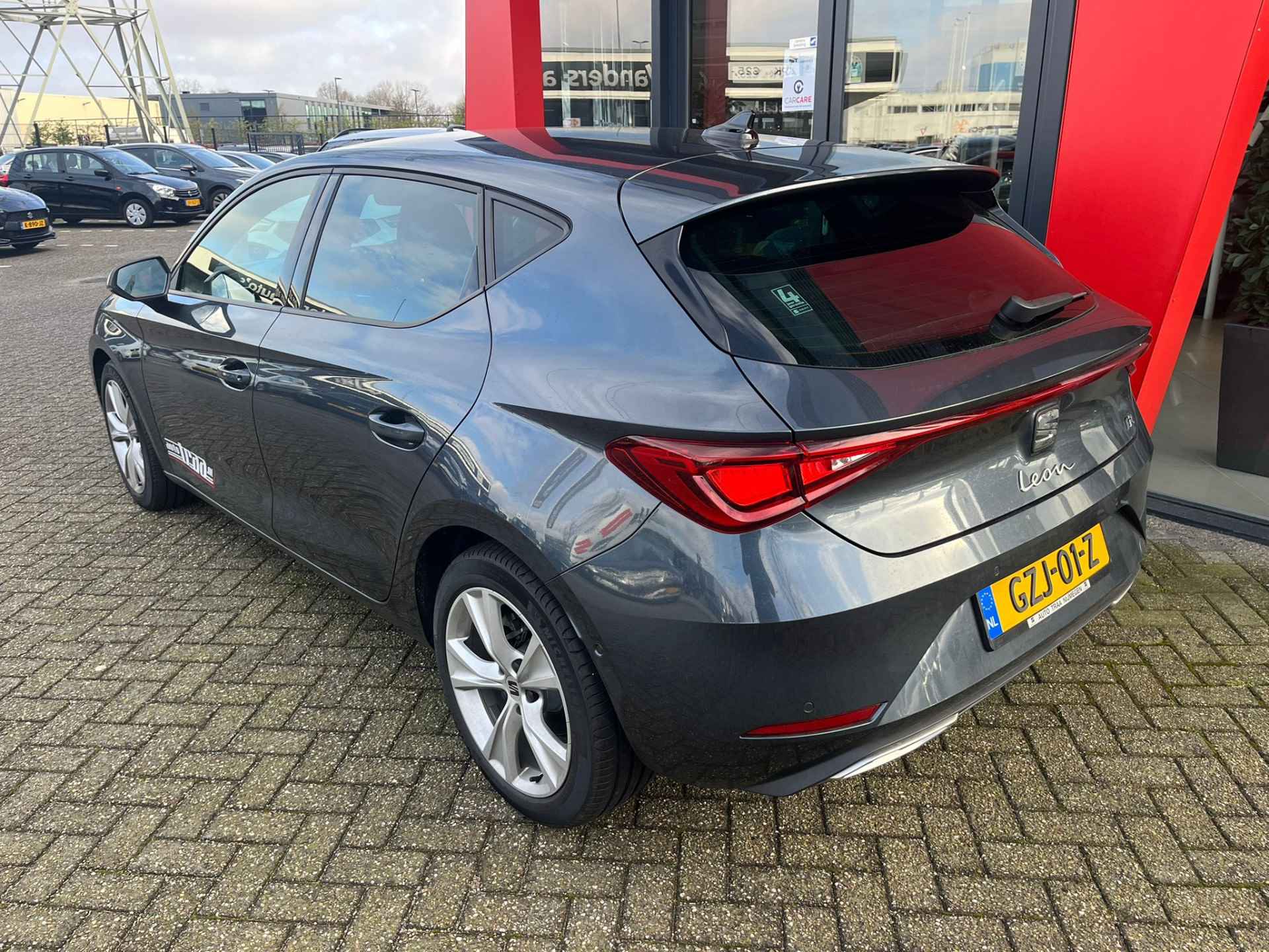 SEAT Leon 1.5 eTSI FR Business Intense / Navigatie / 17'' LMV / - 3/20