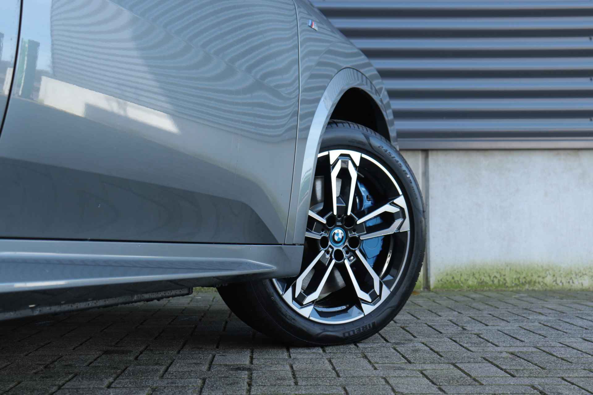 BMW iX2 xDrive30 | M Sportpakket | Innovation Pack - 7/37