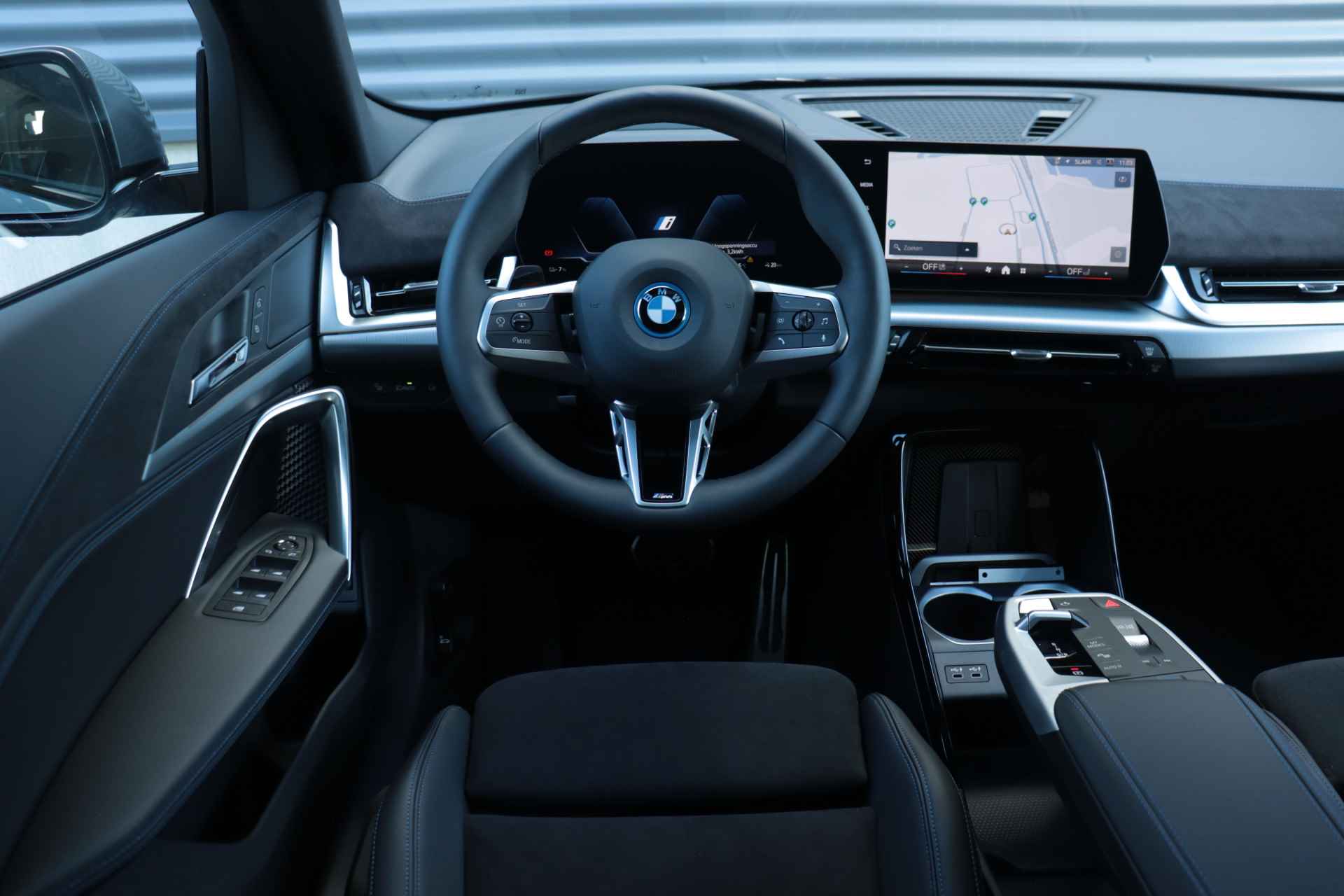 BMW iX2 xDrive30 | M Sportpakket | Innovation Pack - 9/37