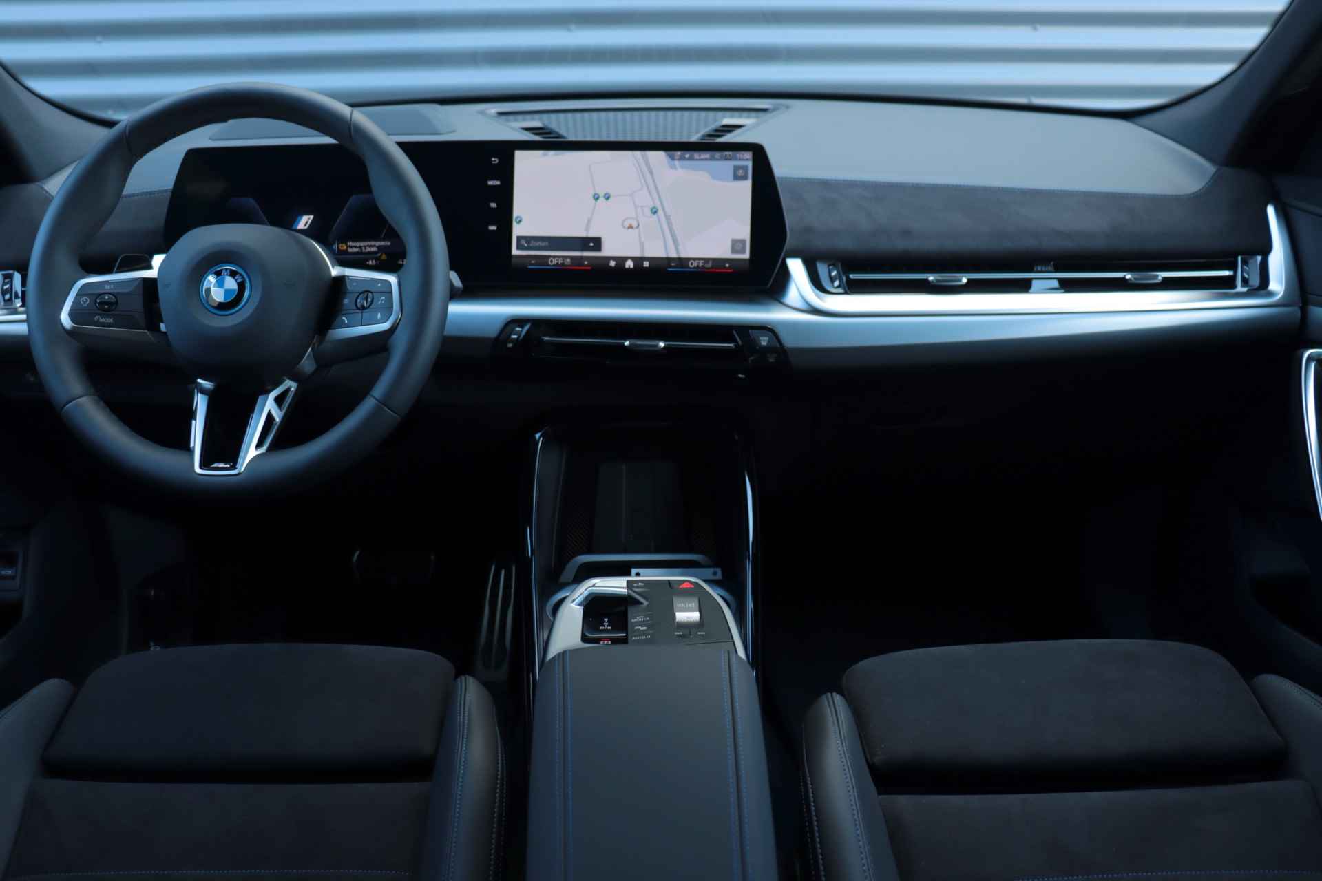 BMW iX2 xDrive30 | M Sportpakket | Innovation Pack - 11/37