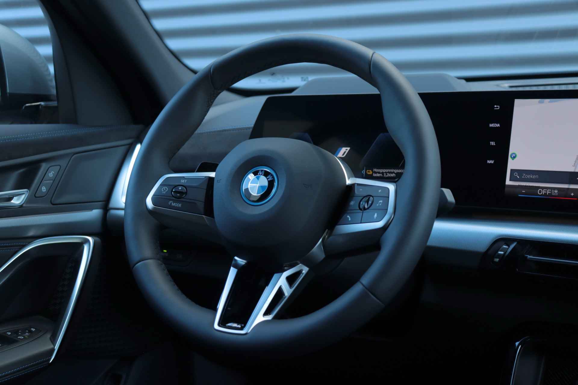 BMW iX2 xDrive30 | M Sportpakket | Innovation Pack - 29/37