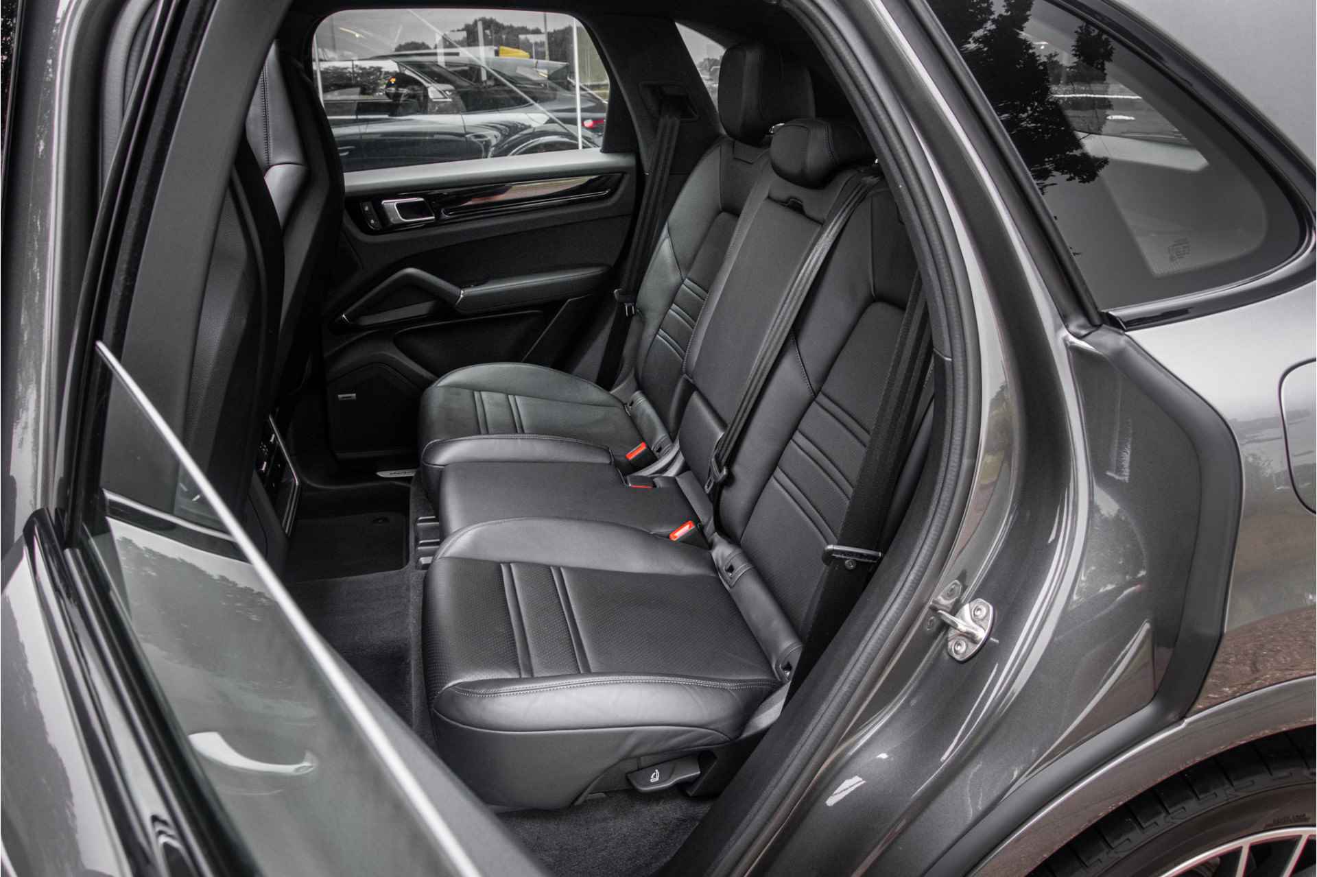 Porsche Cayenne 3.0 E-Hybrid Platinum Ed**Adapt Cruise**Luchtvering**18-weg stoelen MY22 - 5/76